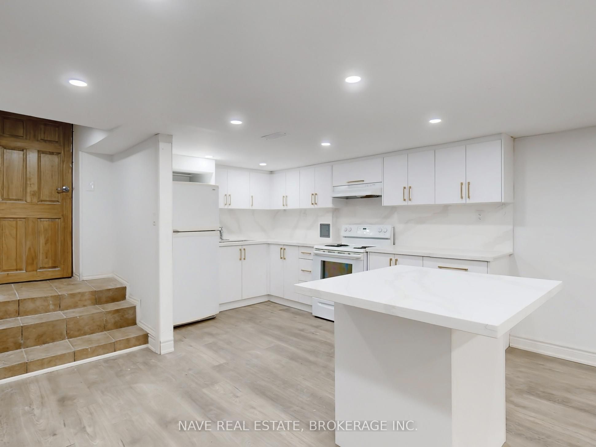 20015 Bathurst Street Property Photo 25
