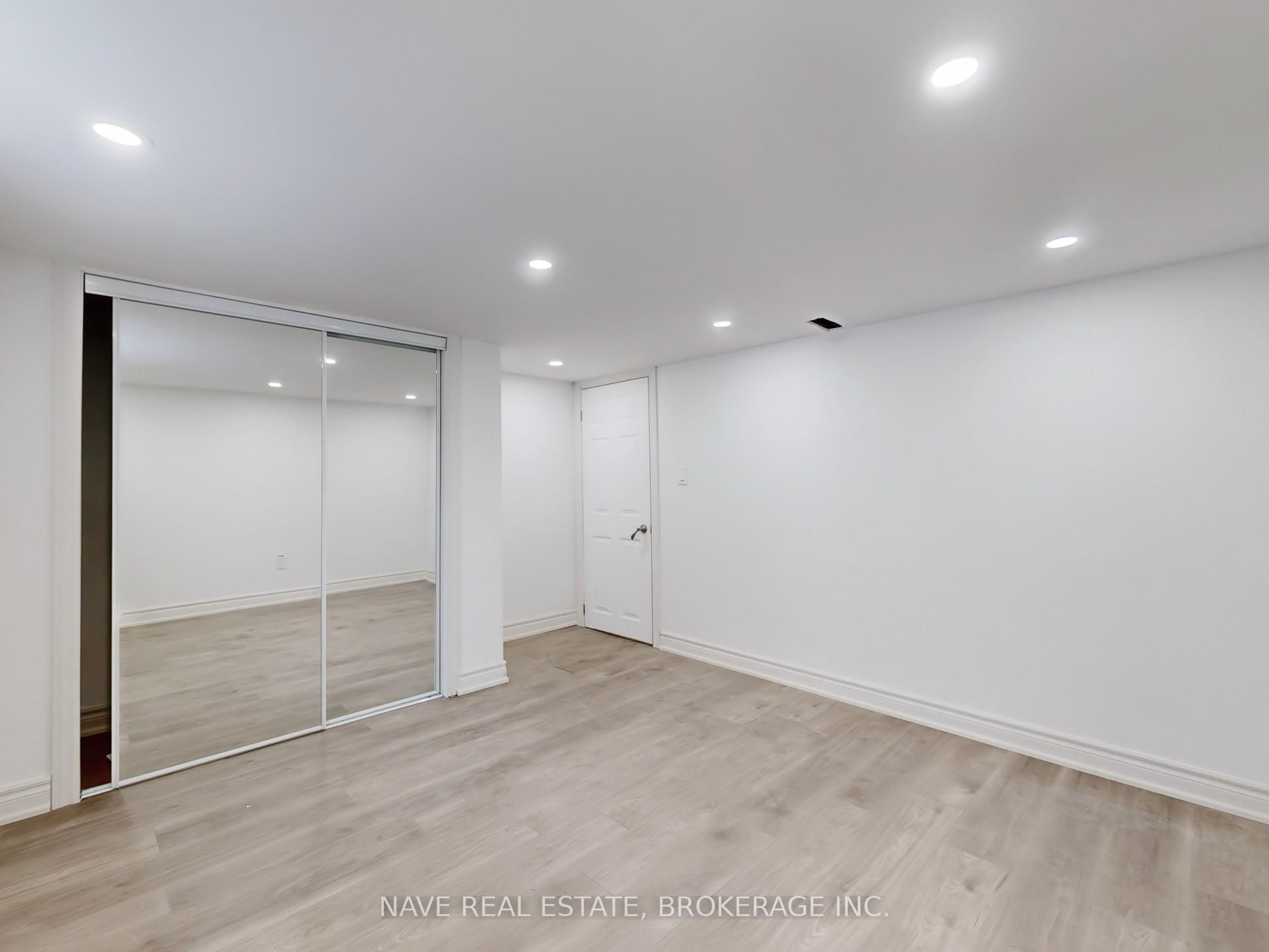20015 Bathurst Street Property Photo 26