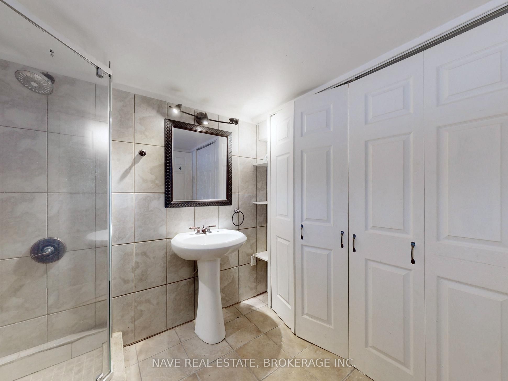 20015 Bathurst Street Property Photo 27