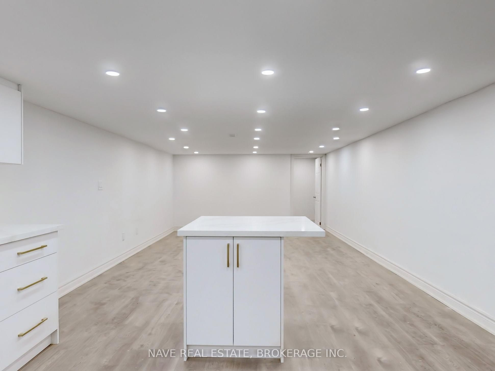 20015 Bathurst Street Property Photo 28