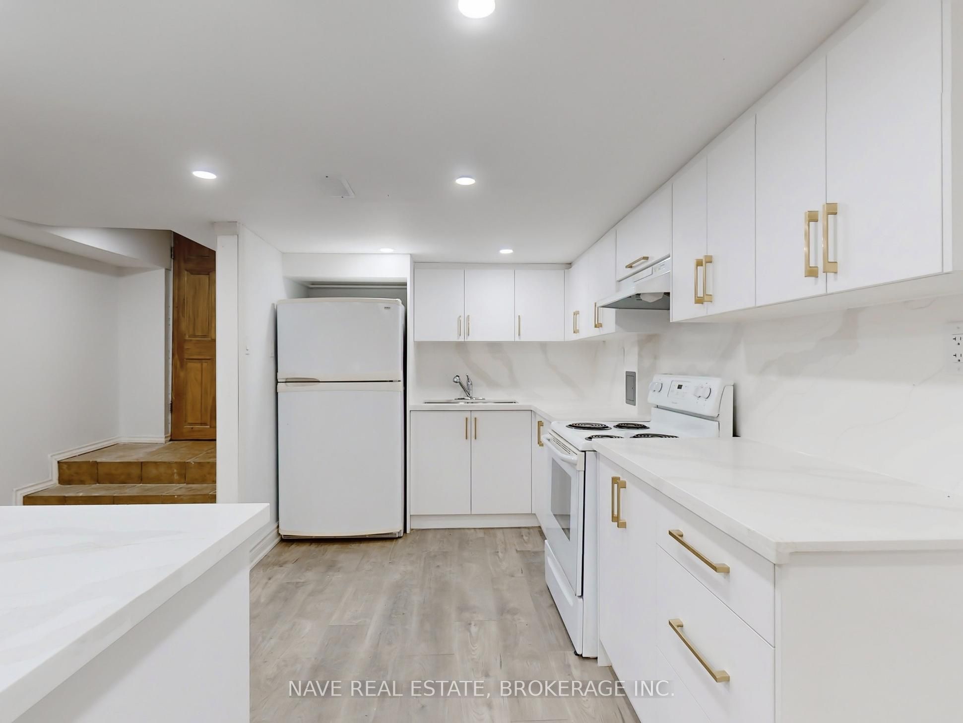 20015 Bathurst Street Property Photo 30