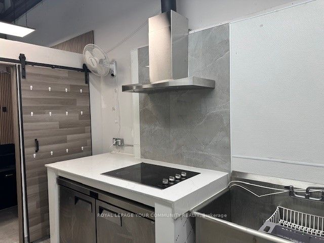 7181 Yonge Street 13 Property Photo 10