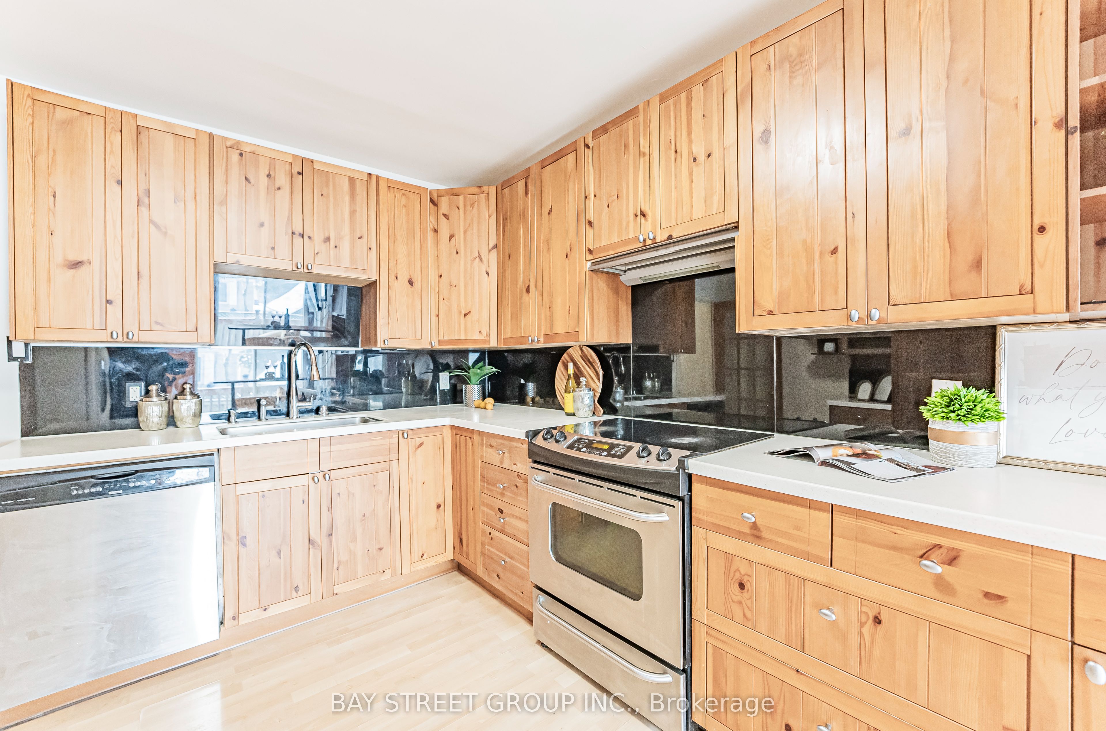 352 Taylor Mills Drive N Property Photo 15