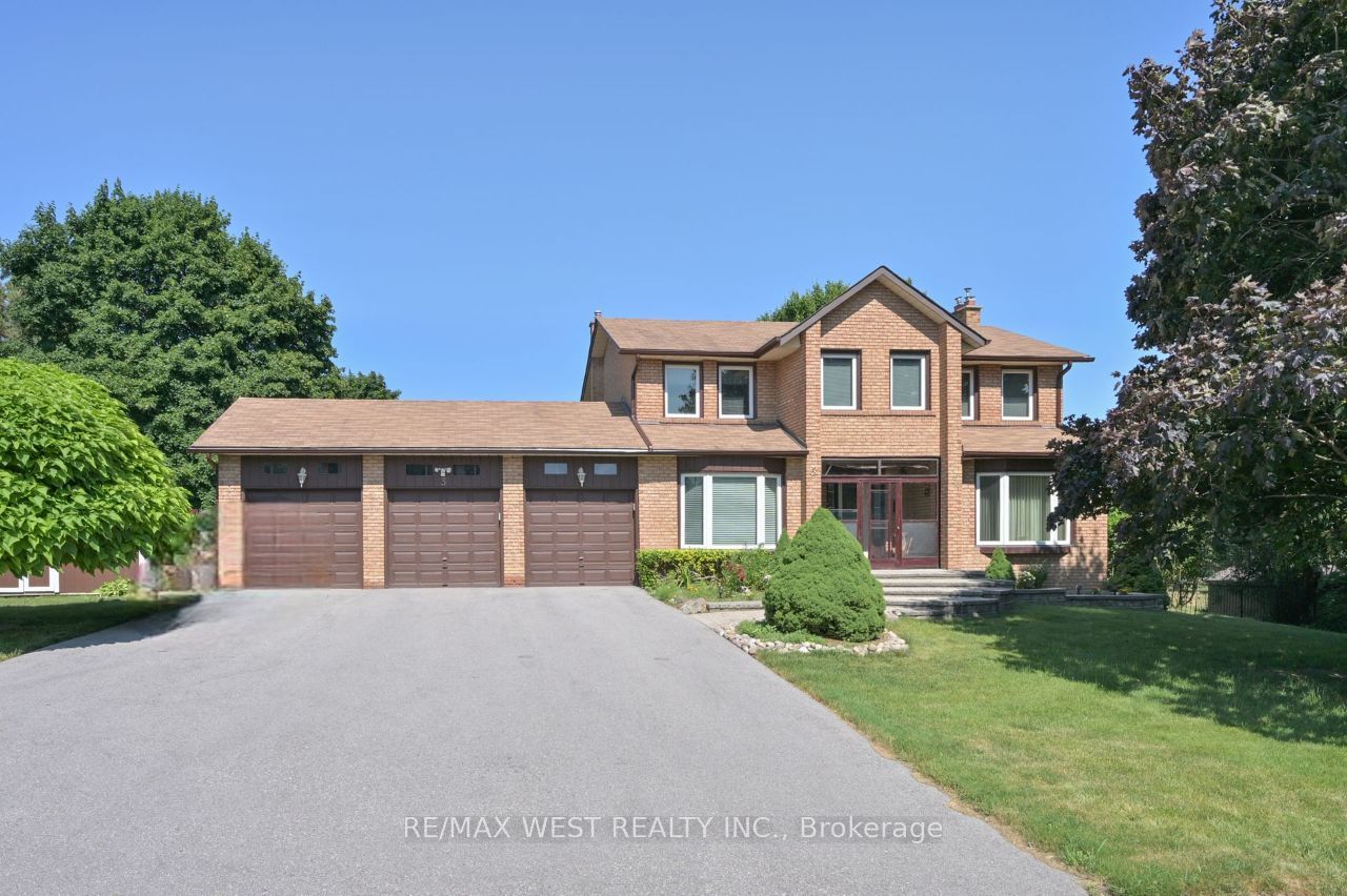 3 Henry Gate Property Photo 1