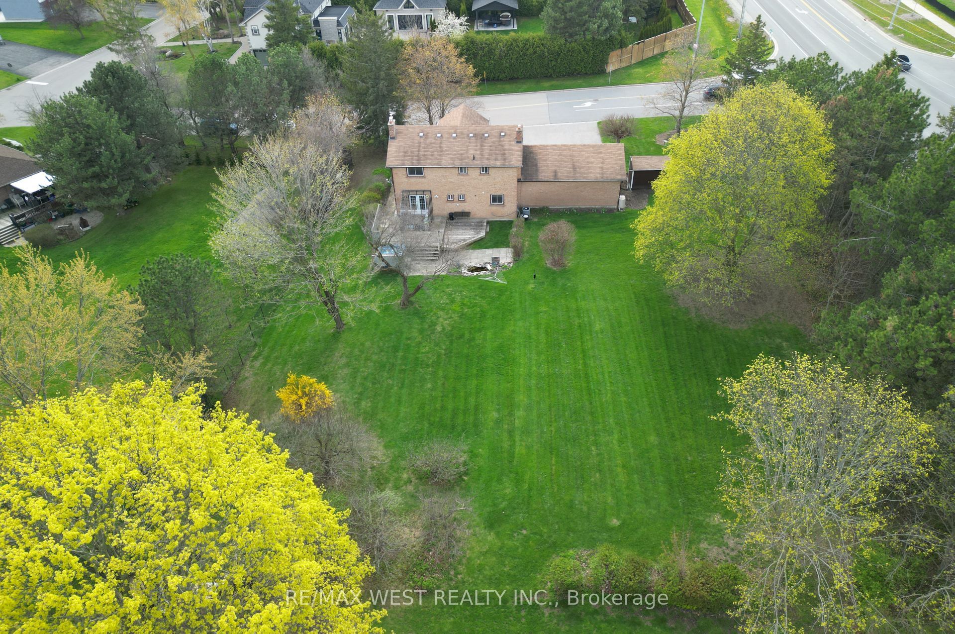 3 Henry Gate Property Photo 2