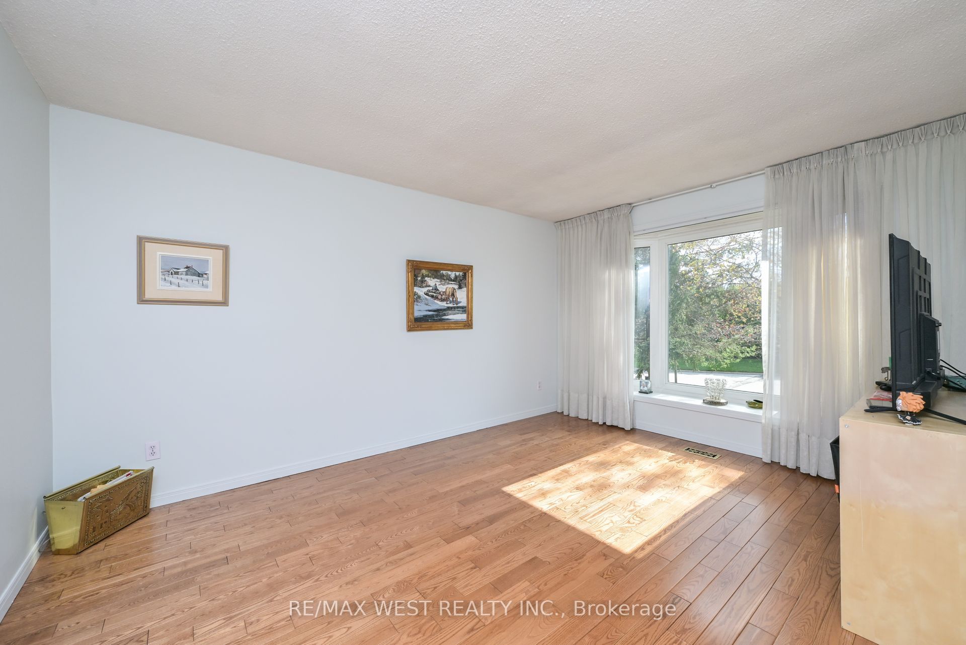 3 Henry Gate Property Photo 6