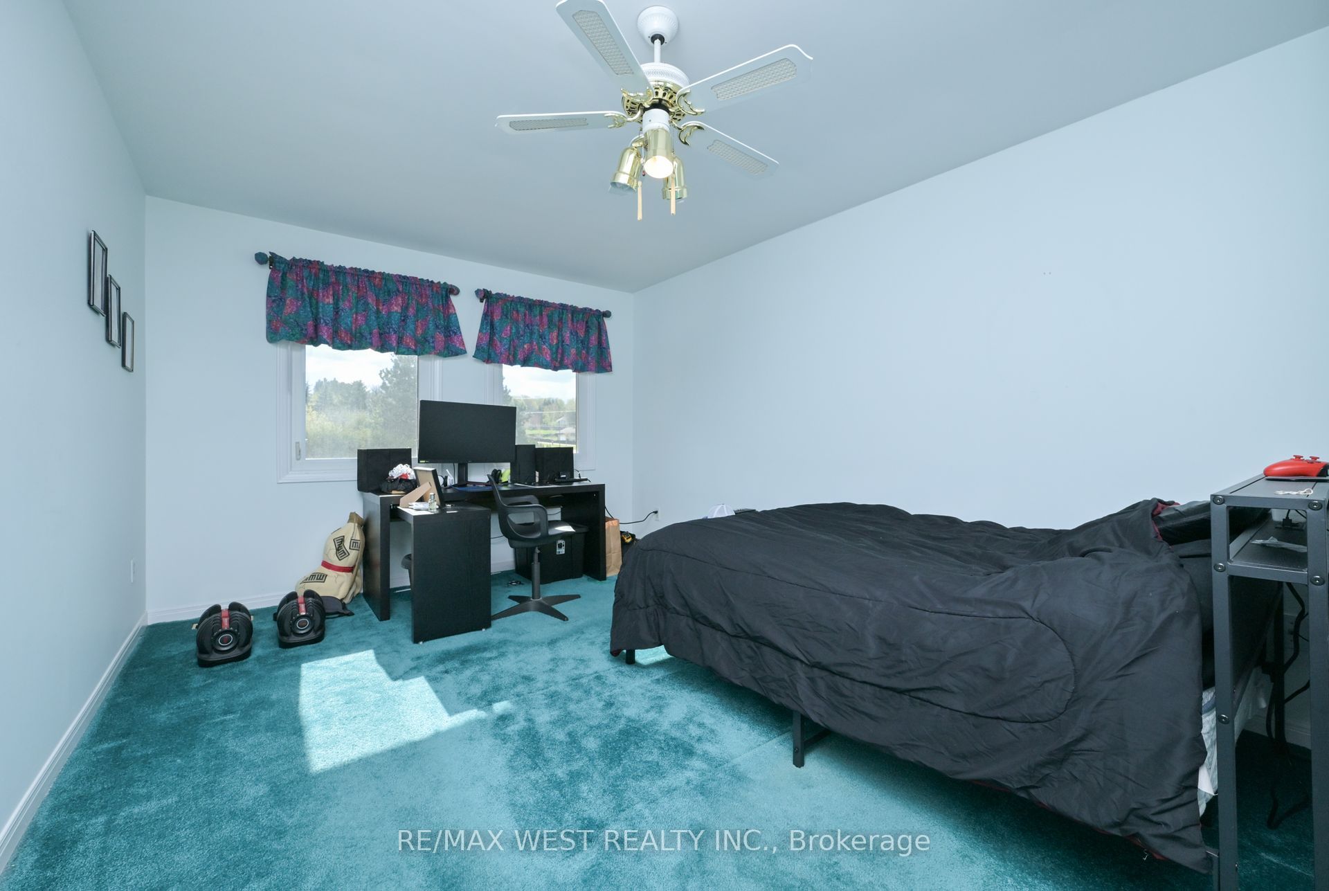 3 Henry Gate Property Photo 18