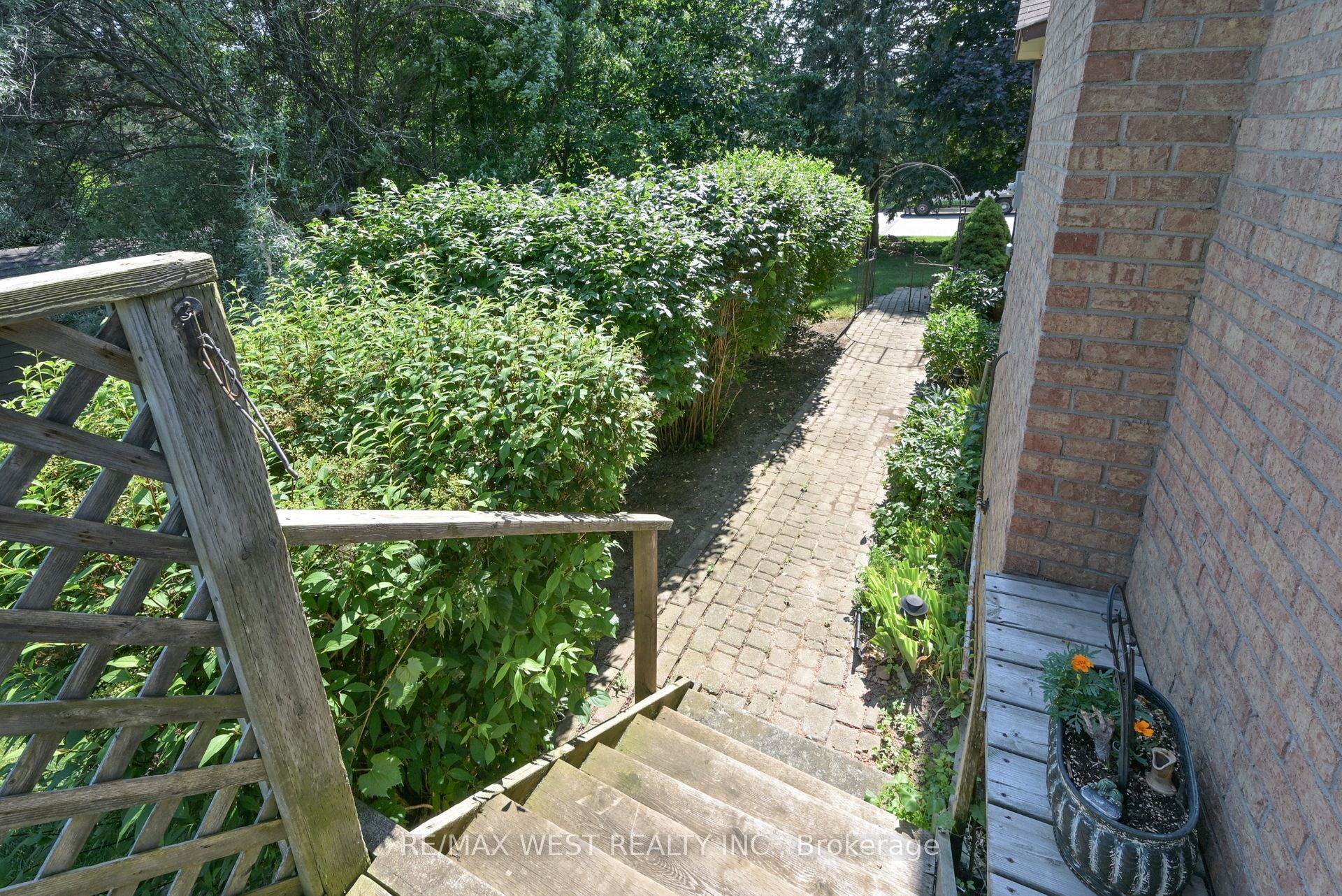 3 Henry Gate Property Photo 28