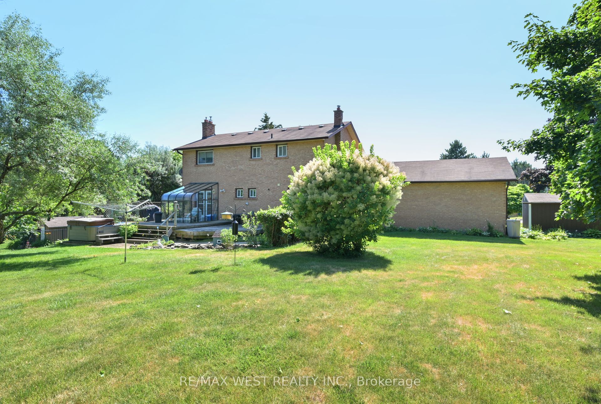 3 Henry Gate Property Photo 32