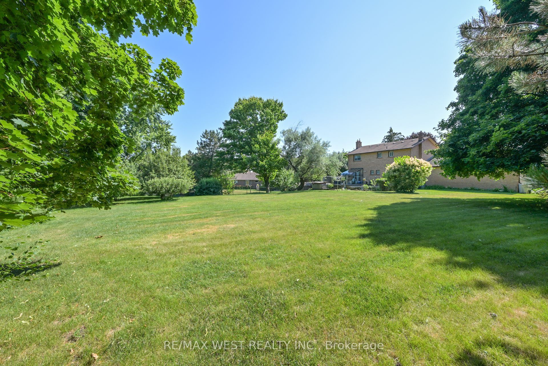 3 Henry Gate Property Photo 33