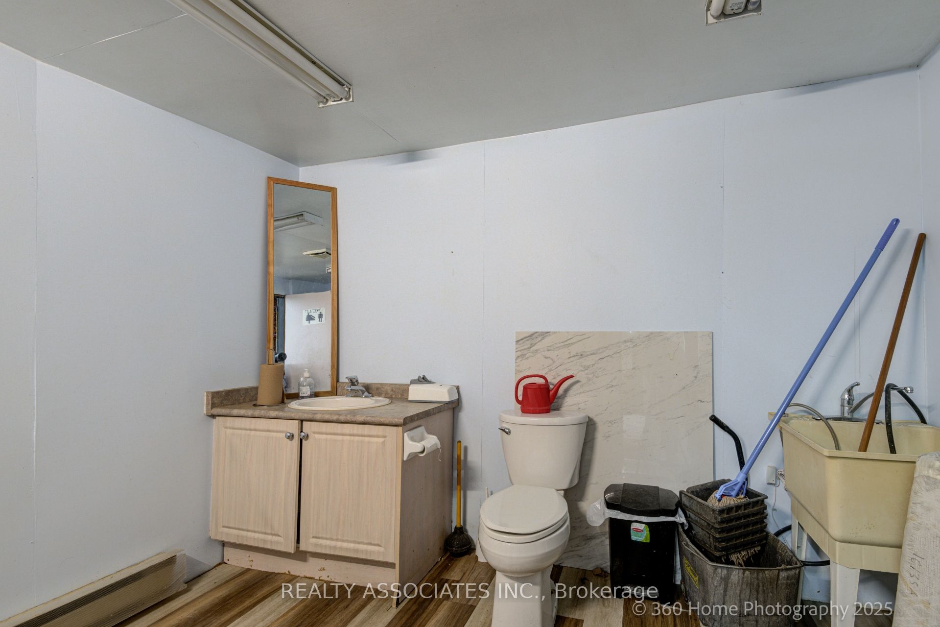 141 High Street Property Photo 36