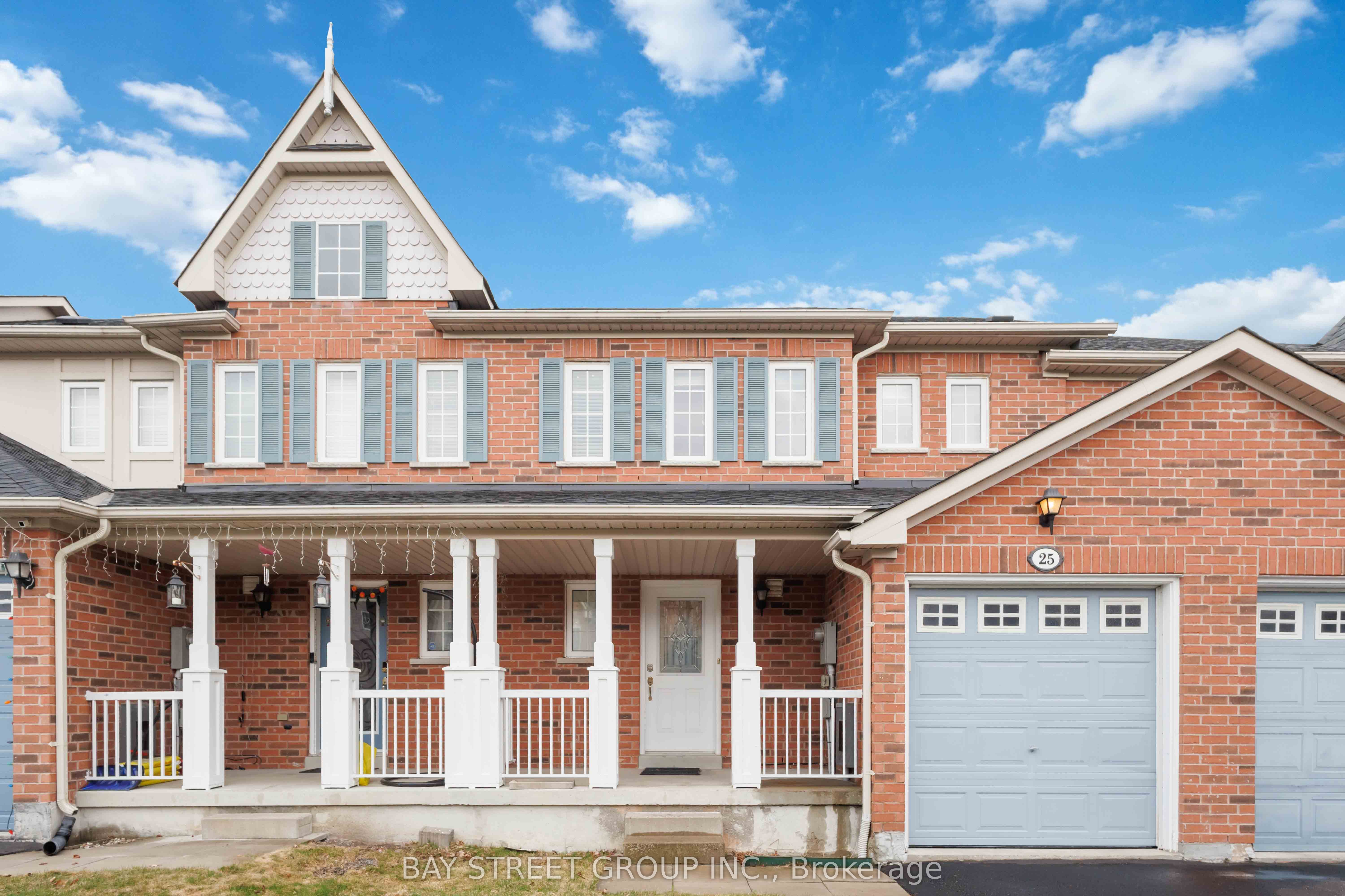 25 Maple Ridge Crescent Property Photo 1