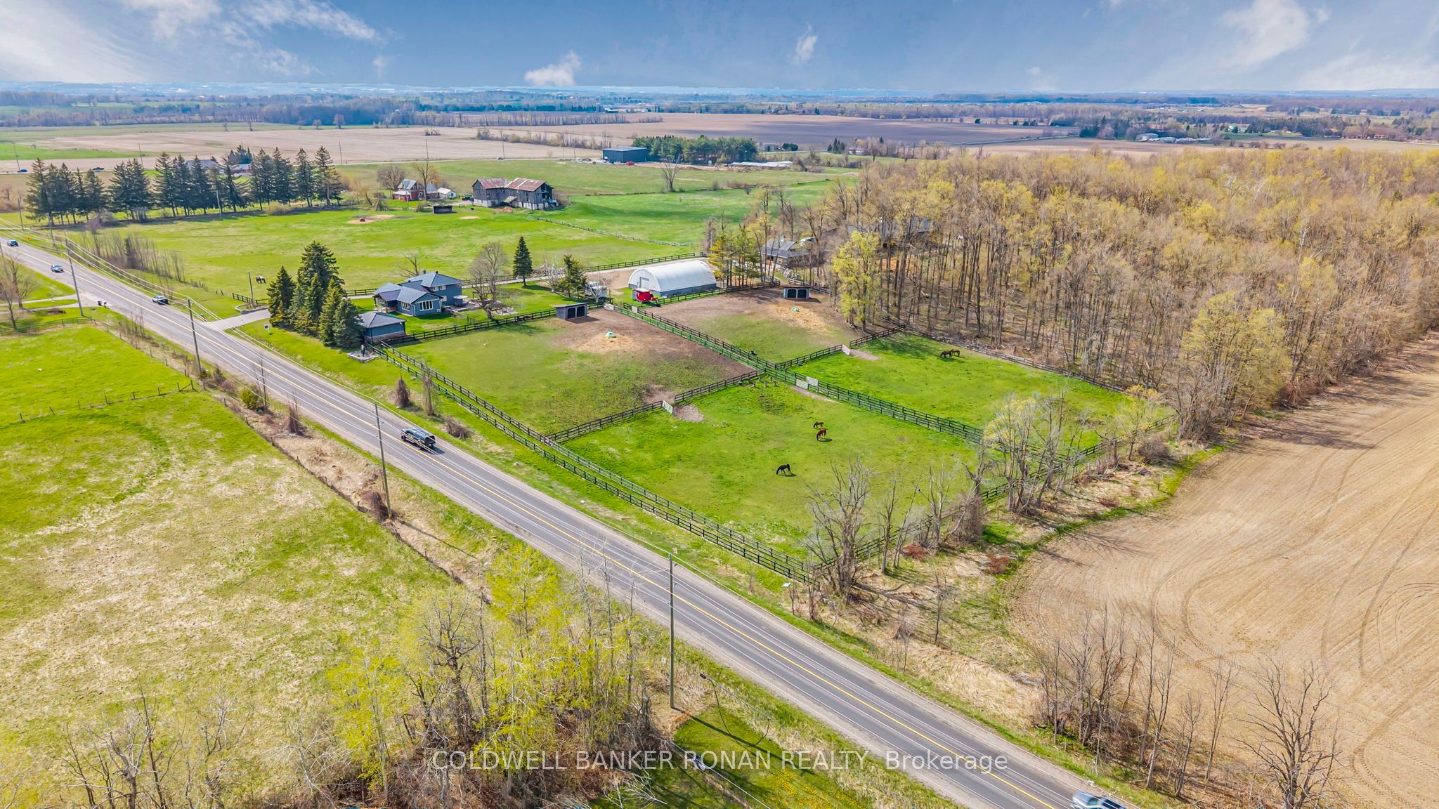 1382 10th Line Property Photo 1
