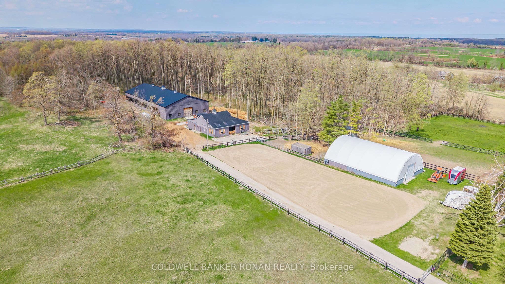 1382 10th Line Property Photo 2
