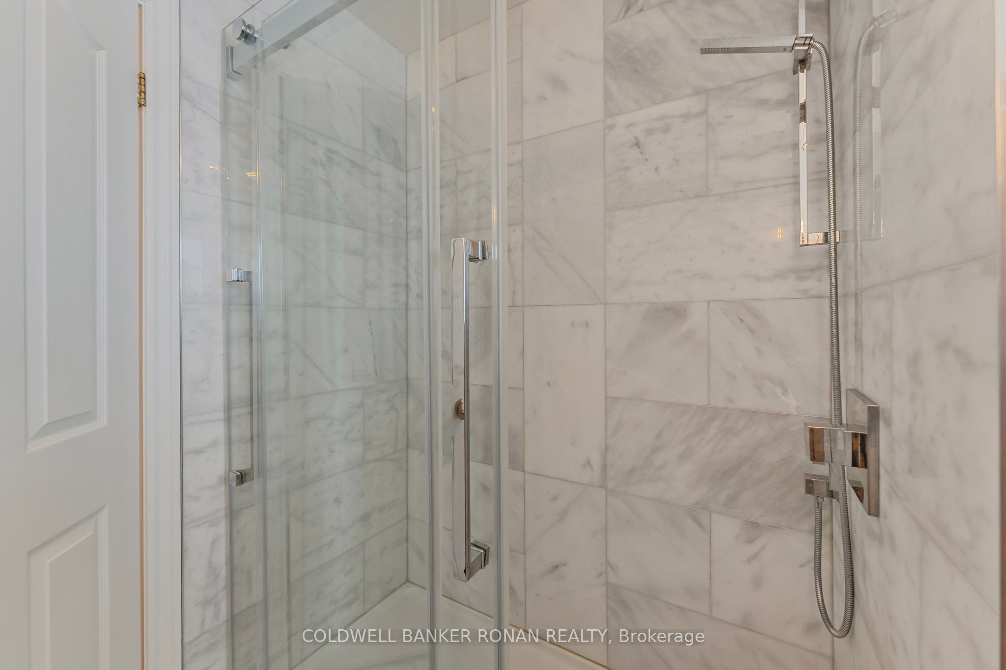 1382 10th Line Property Photo 19