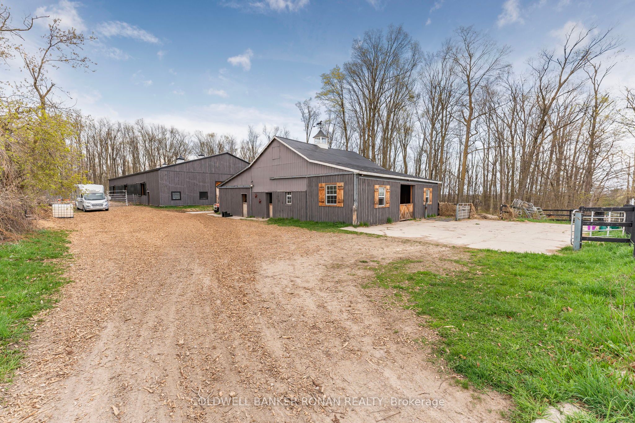 1382 10th Line Property Photo 36