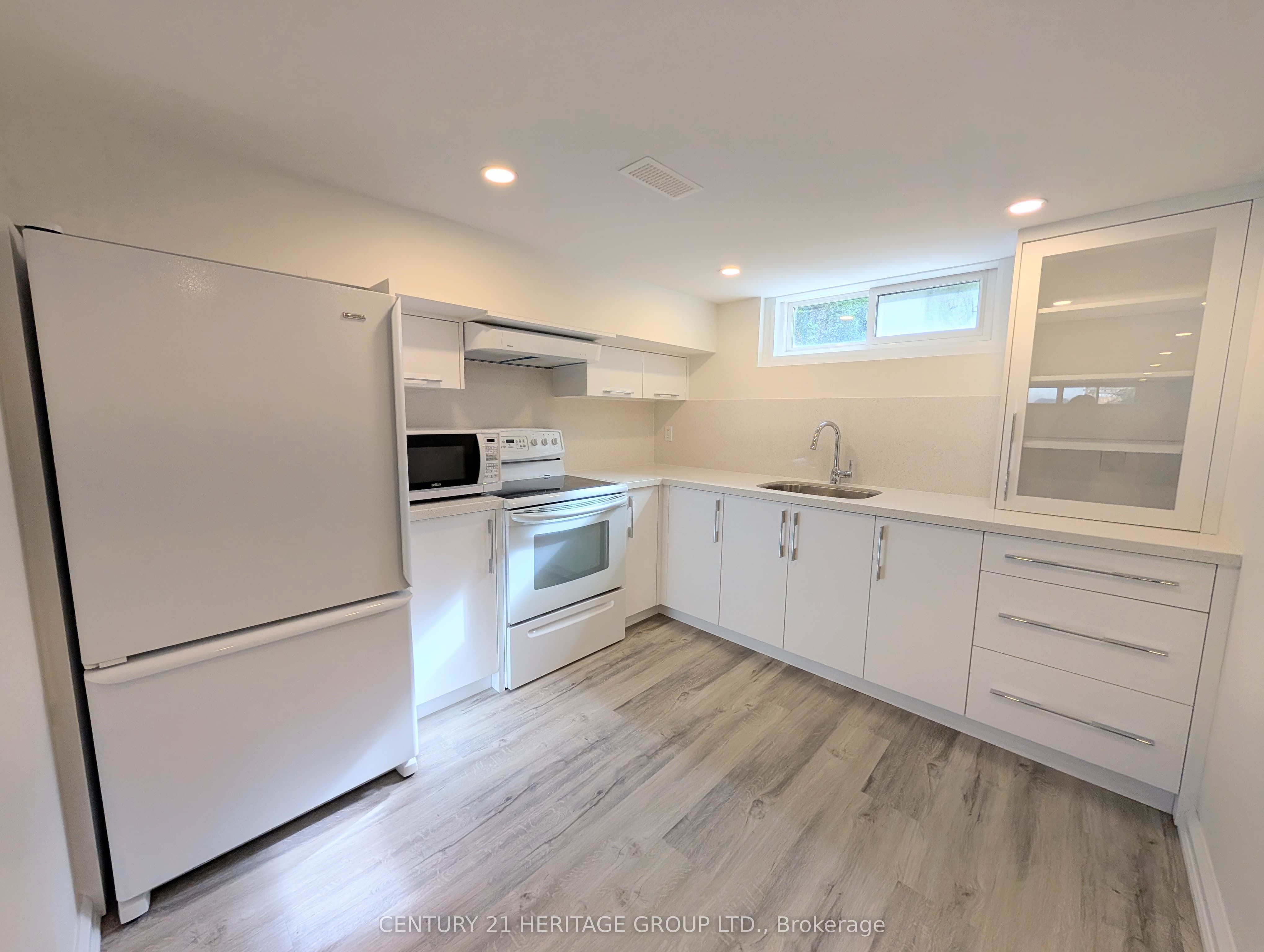 232 Blue Grass Boulevard Property Photo 12