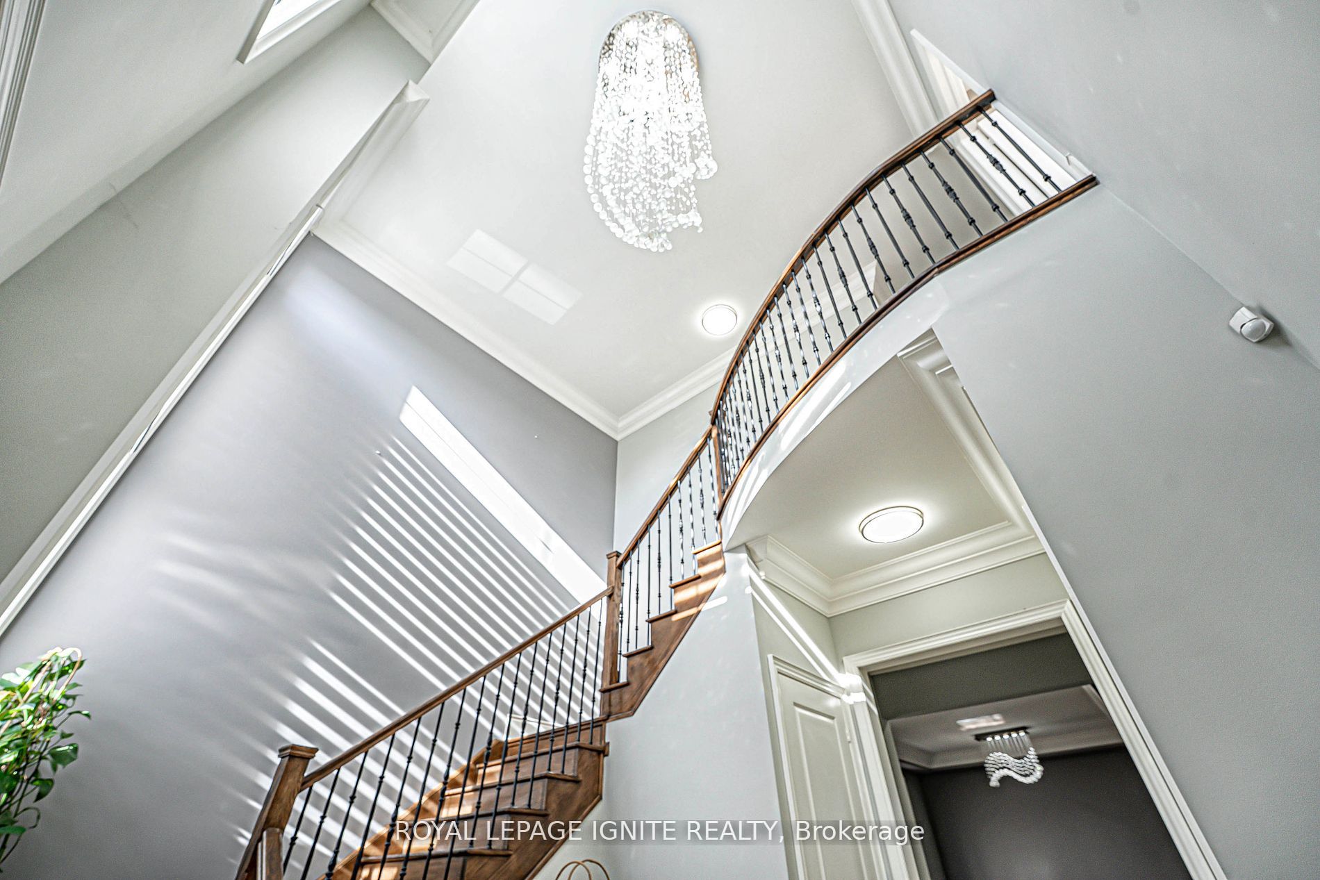 61 Gibson Circle Property Photo 6