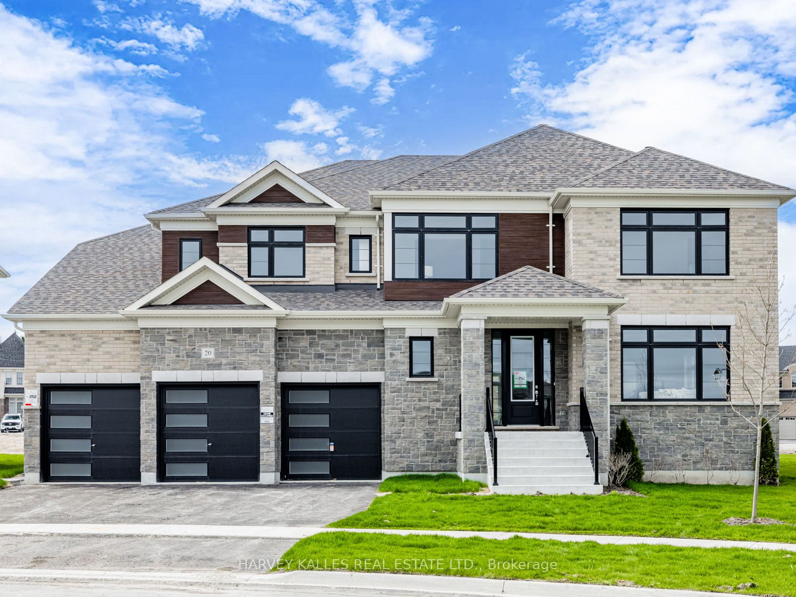 20 Twinleaf Crescent Property Photo 1