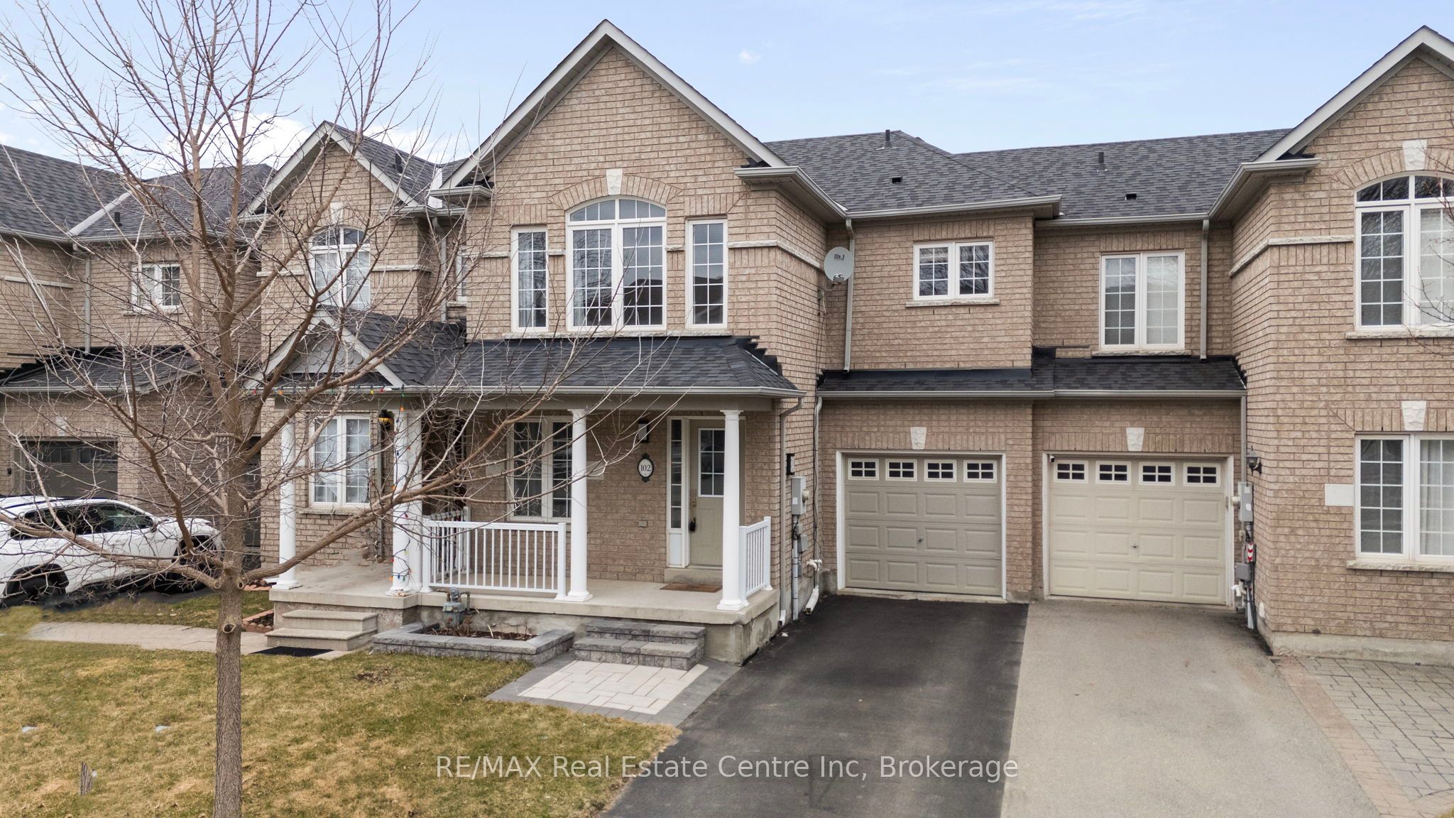 102 Gail Parks Cres Property Photo 1