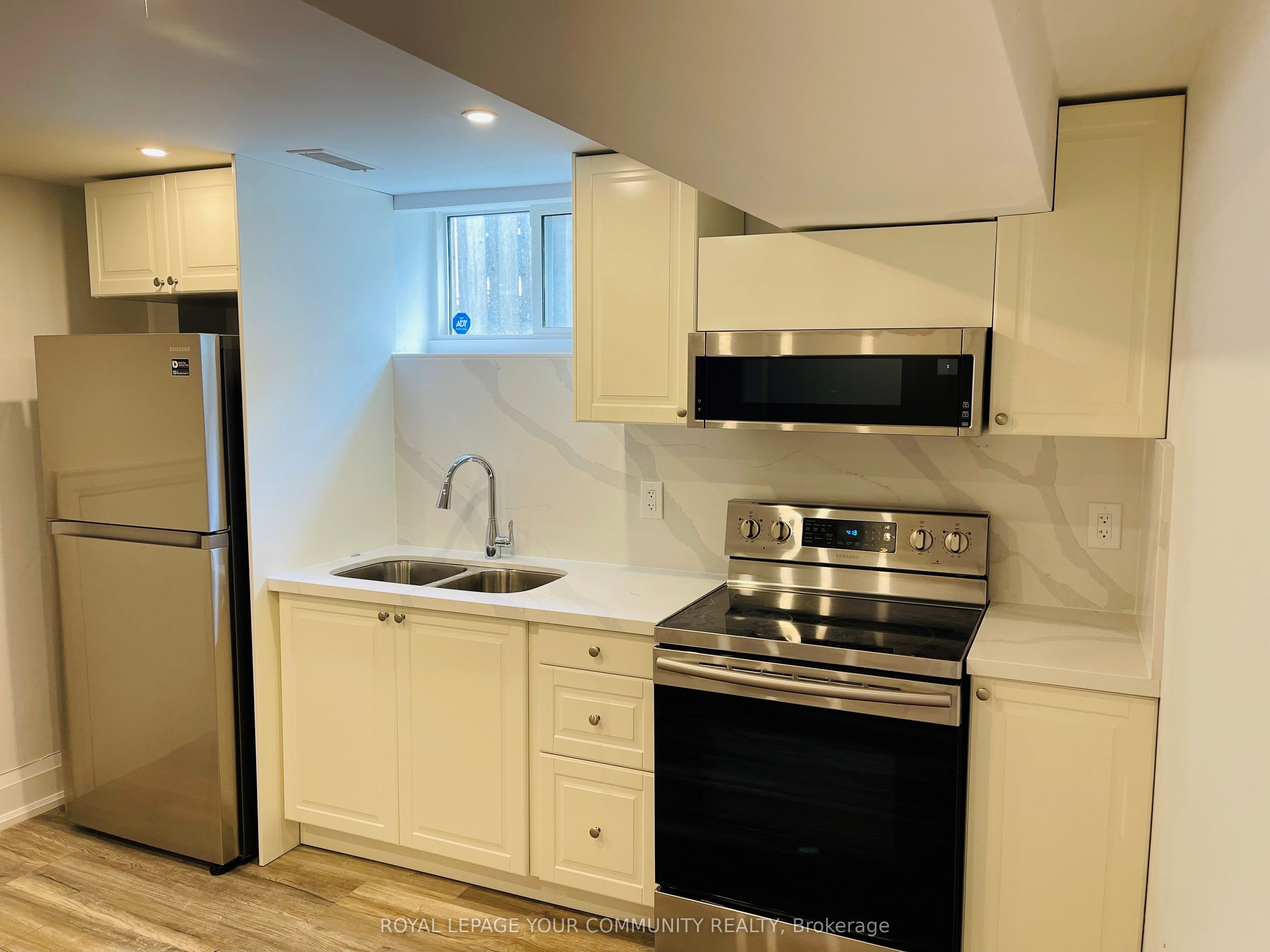 32 Kitimat Crescent Property Photo 1