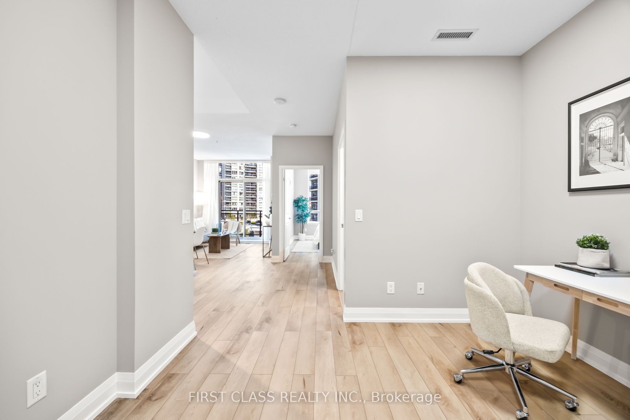 #ph1 - 95 North Park Road Property Photo 5