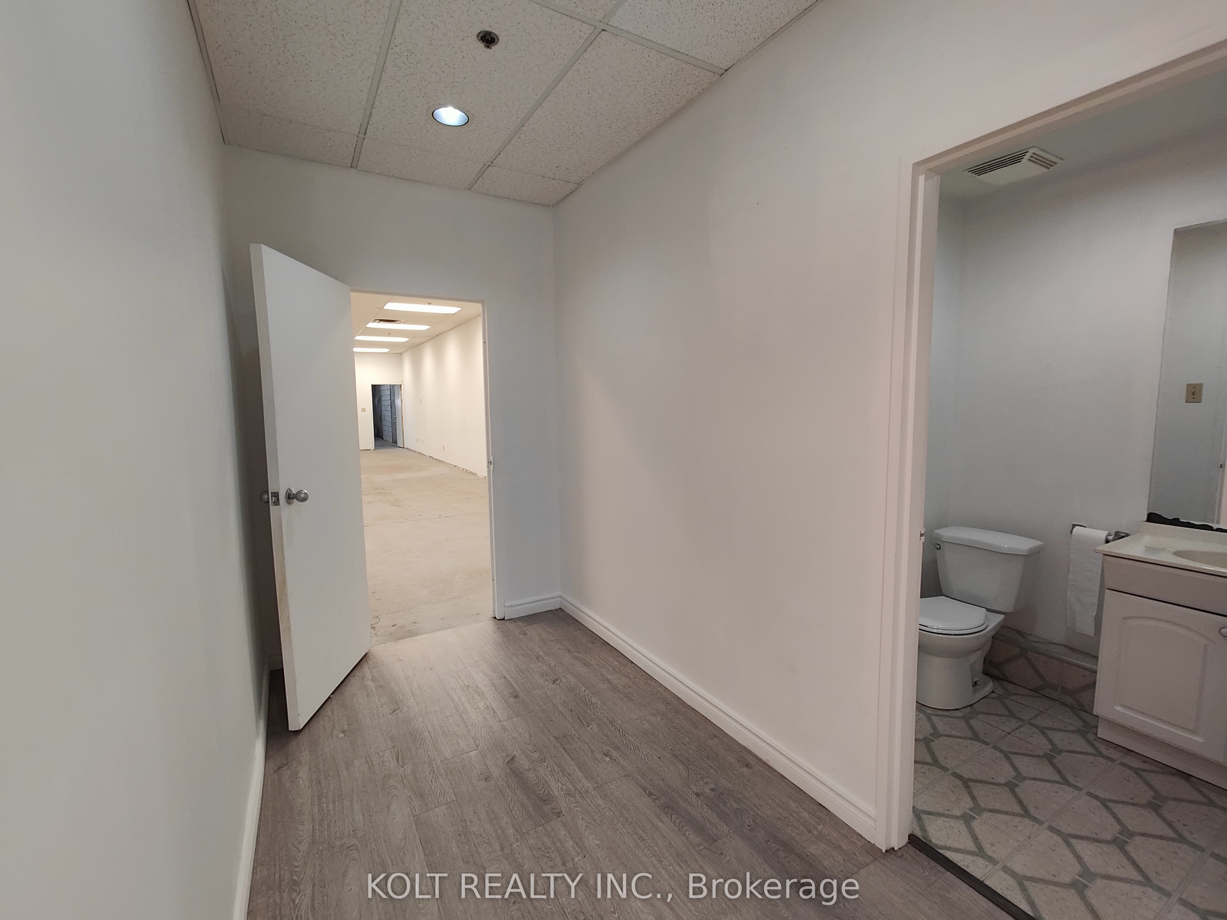 300 Esna Park Drive 28 Property Photo 8