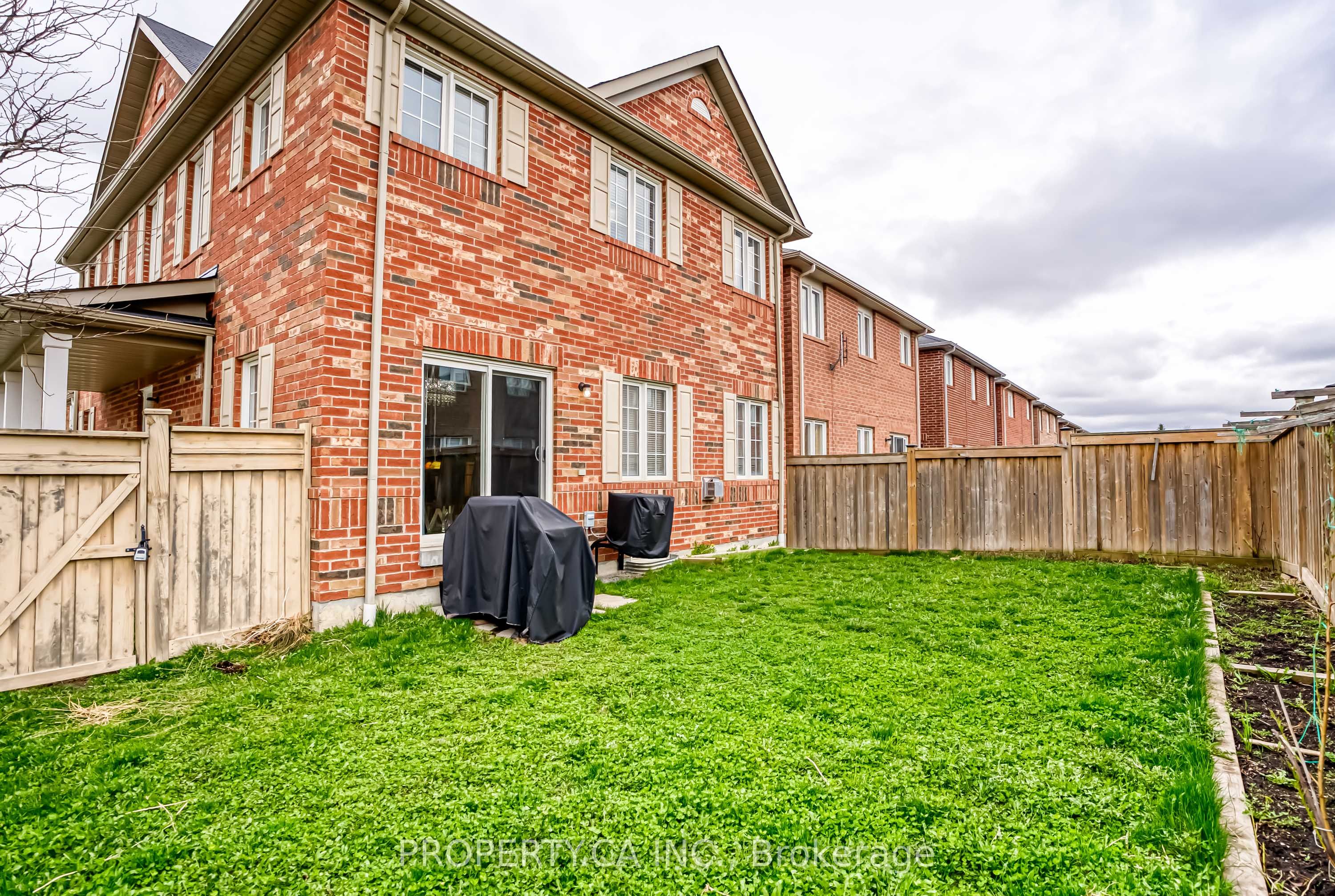2 Horn Street Property Photo 40