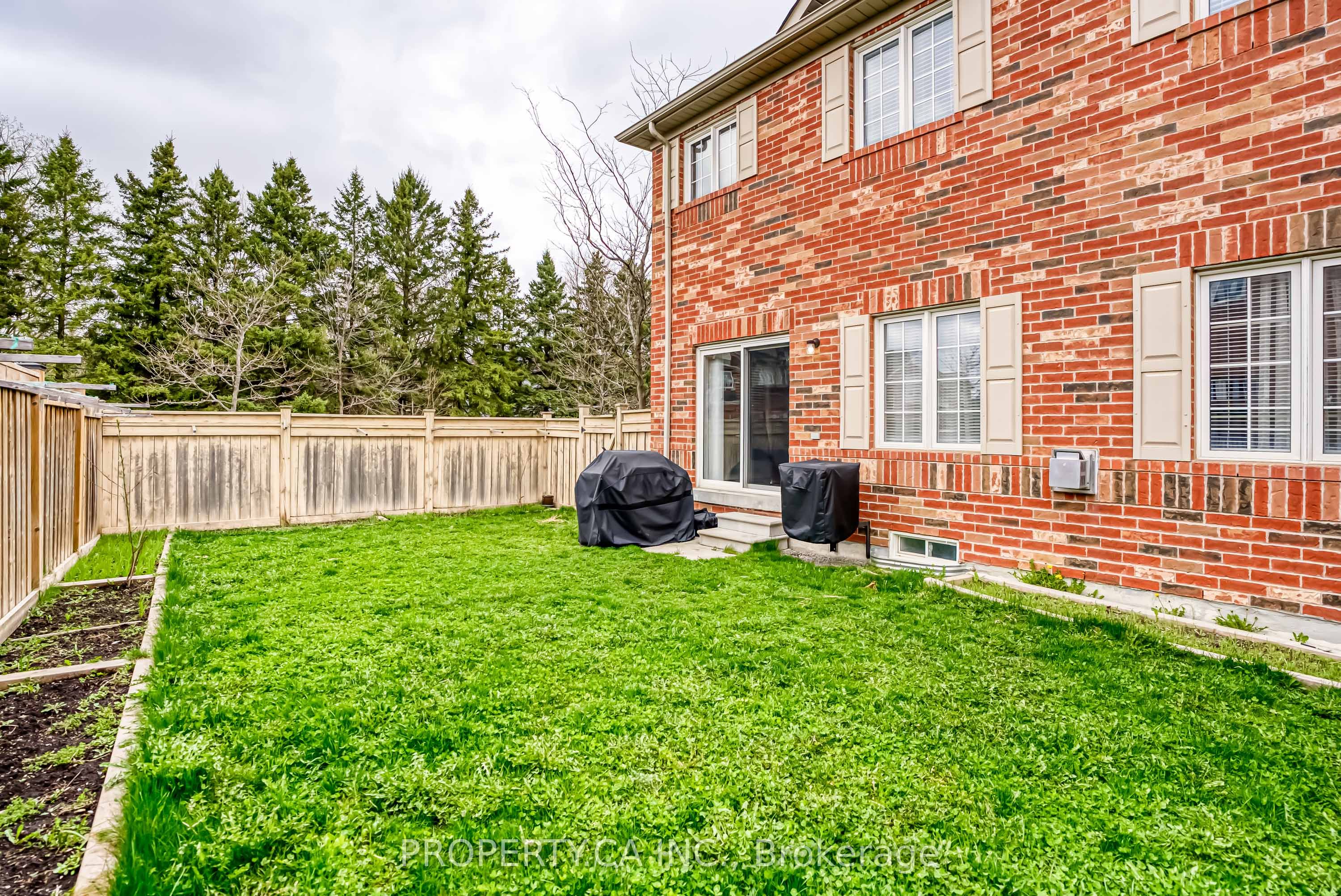 2 Horn Street Property Photo 41