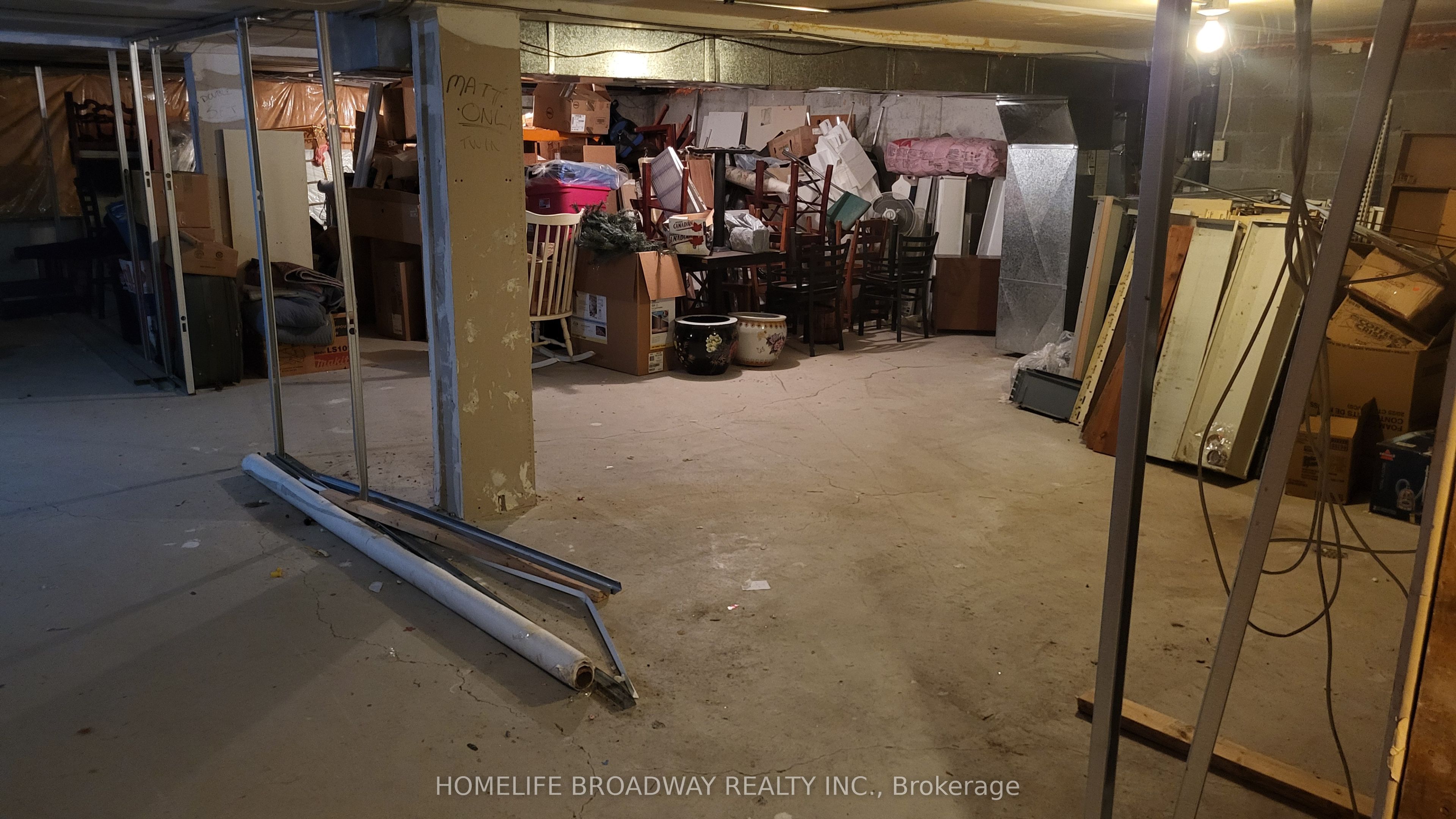 #5a - 672 The Queensway South Property Photo 15