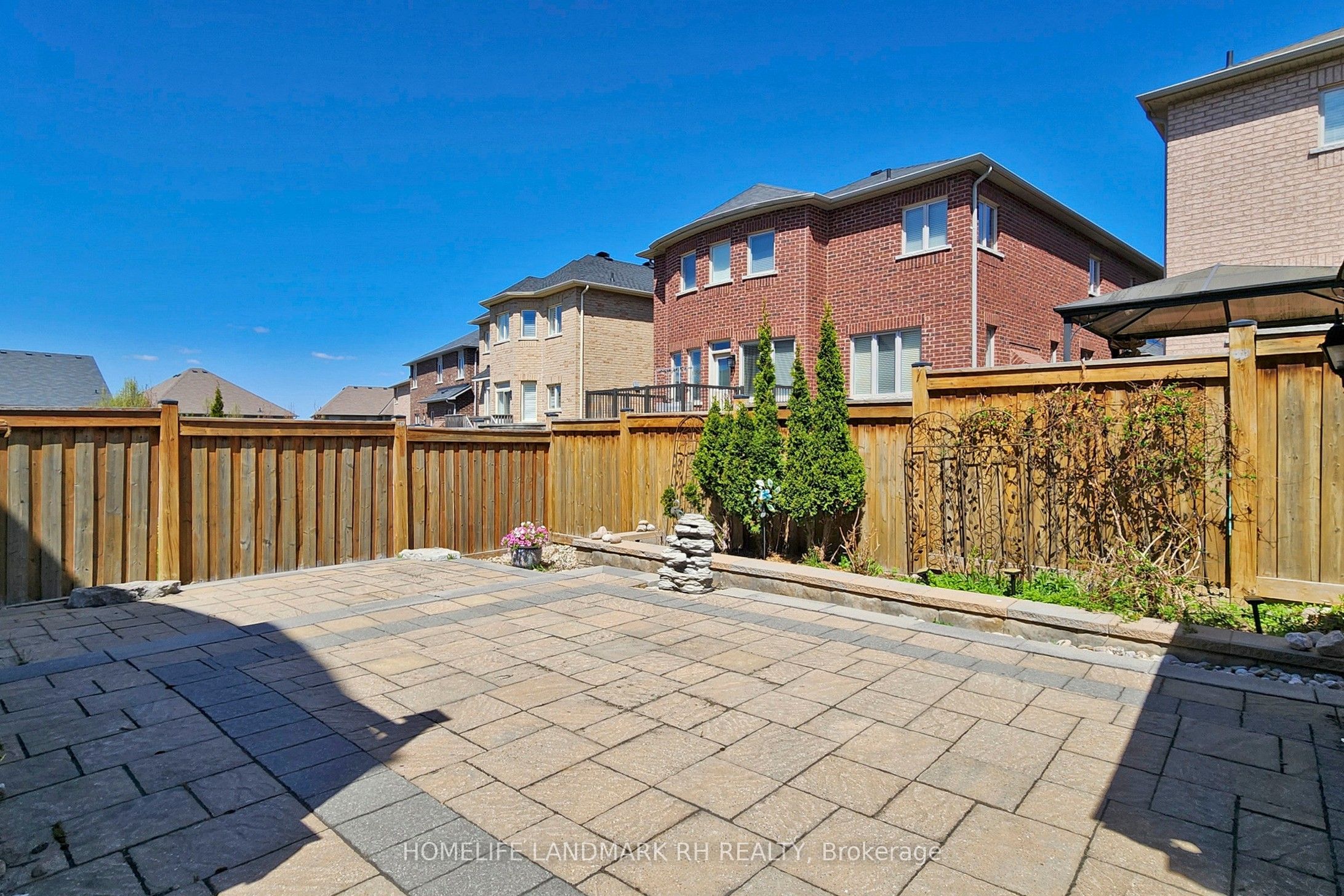 1218 Stuffles Crescent Property Photo 41
