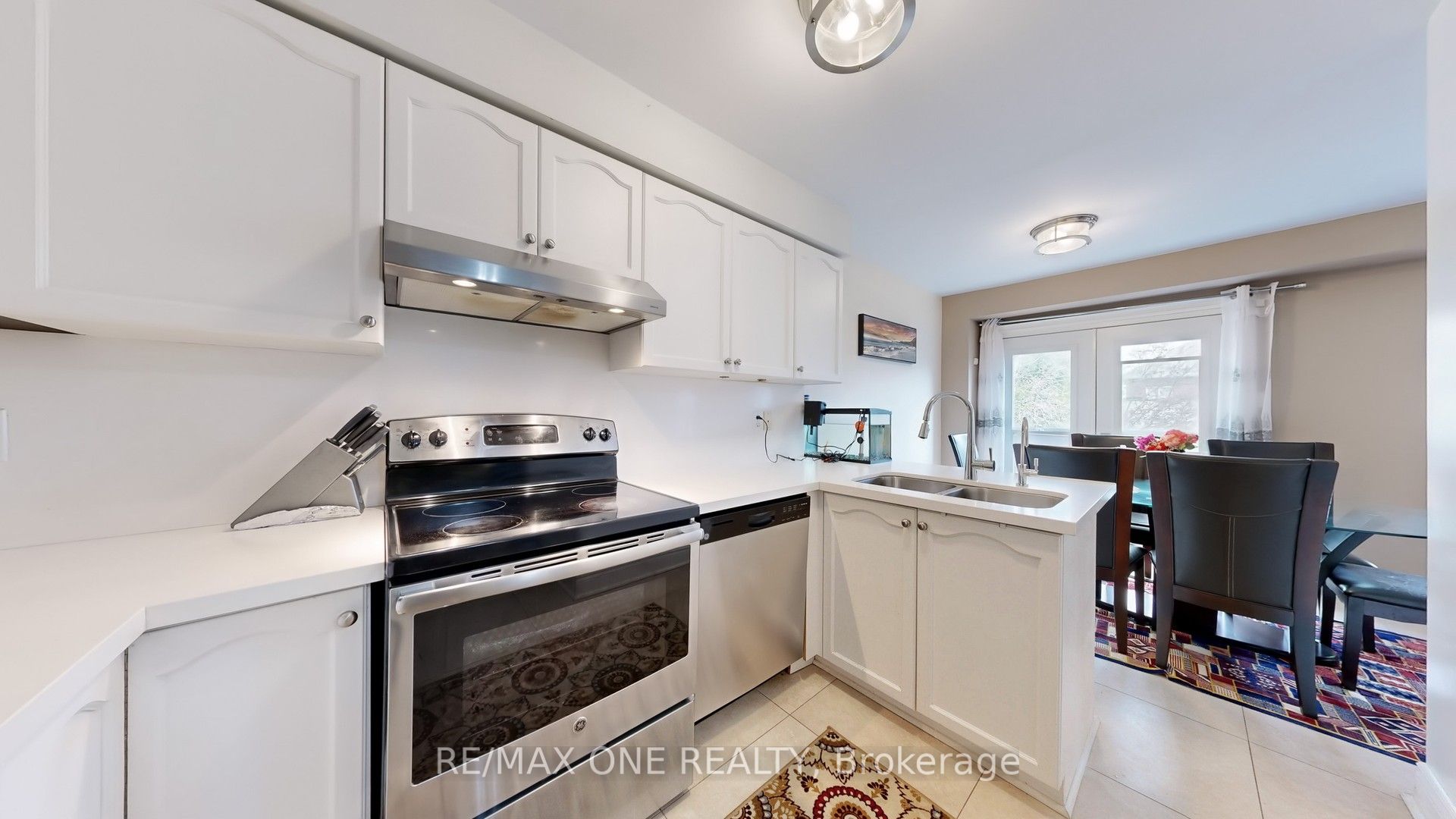 7 Laurendale Avenue Property Photo 14