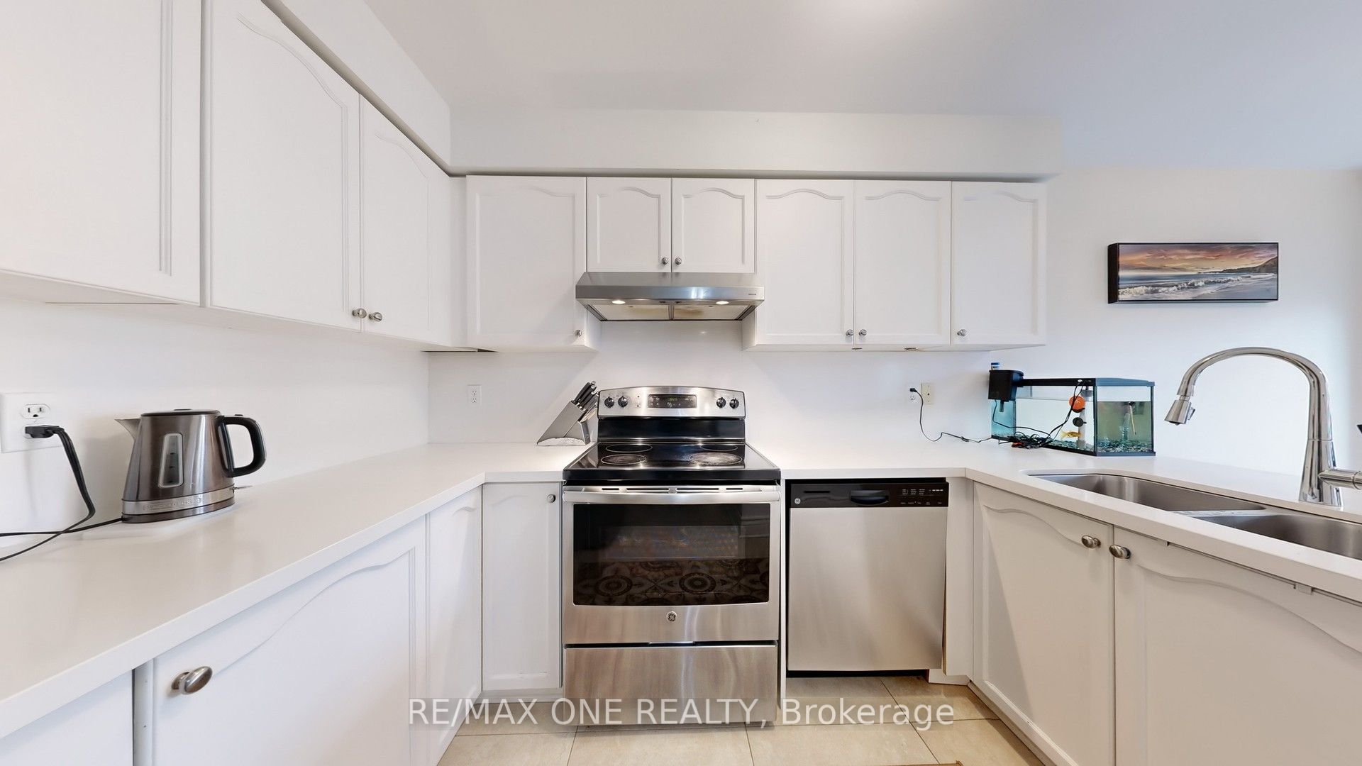 7 Laurendale Avenue Property Photo 15