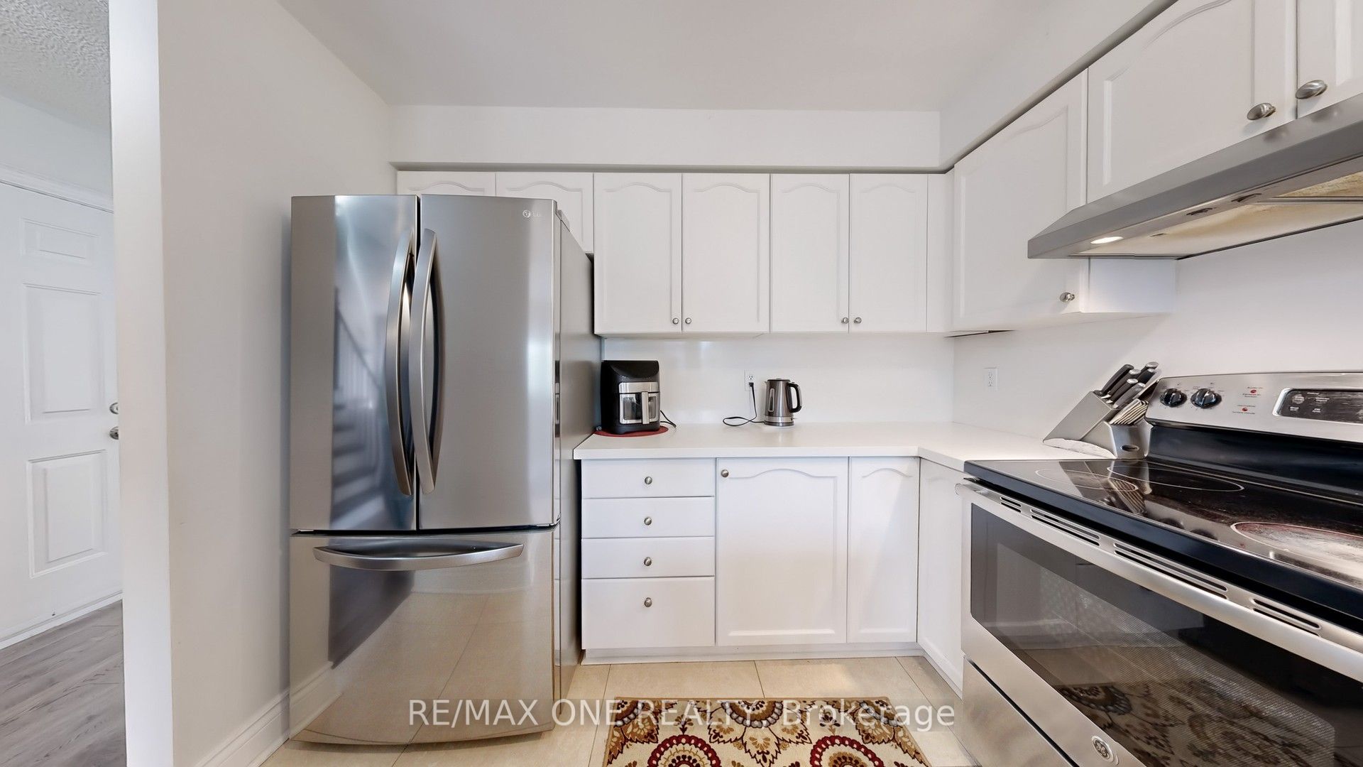 7 Laurendale Avenue Property Photo 16