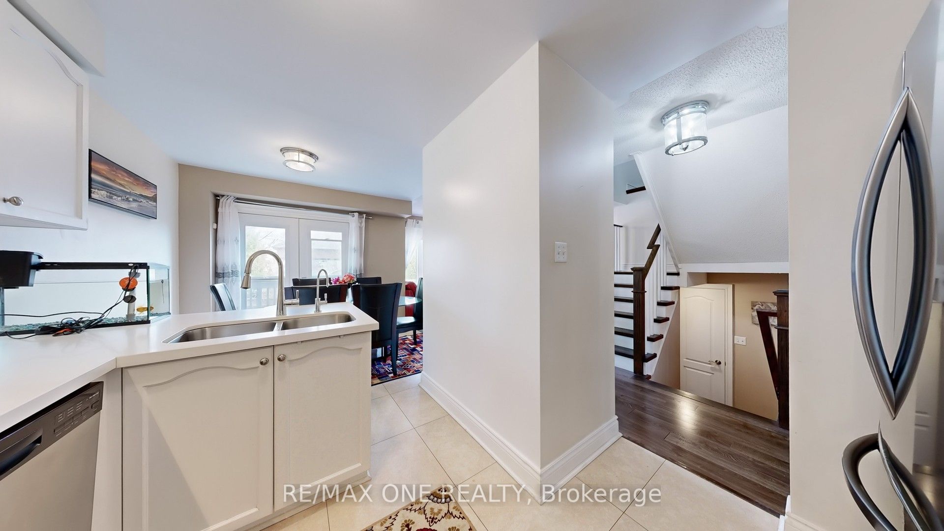 7 Laurendale Avenue Property Photo 17