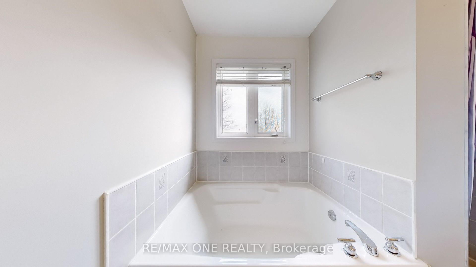7 Laurendale Avenue Property Photo 24