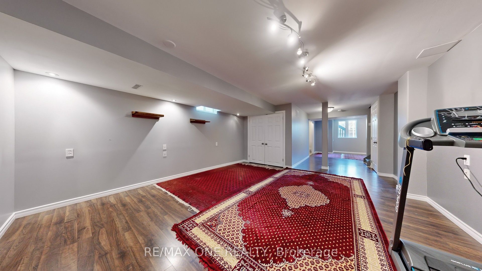 7 Laurendale Avenue Property Photo 32