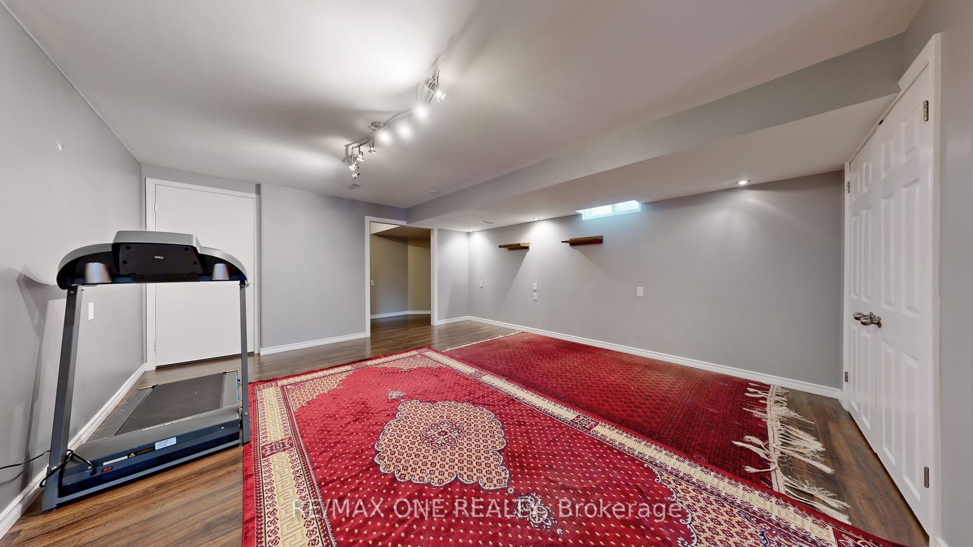 7 Laurendale Avenue Property Photo 33