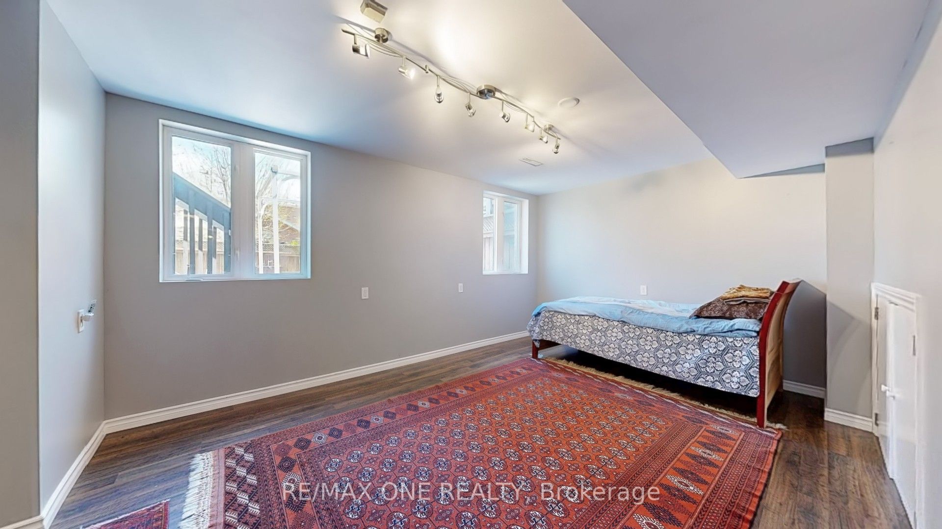7 Laurendale Avenue Property Photo 34