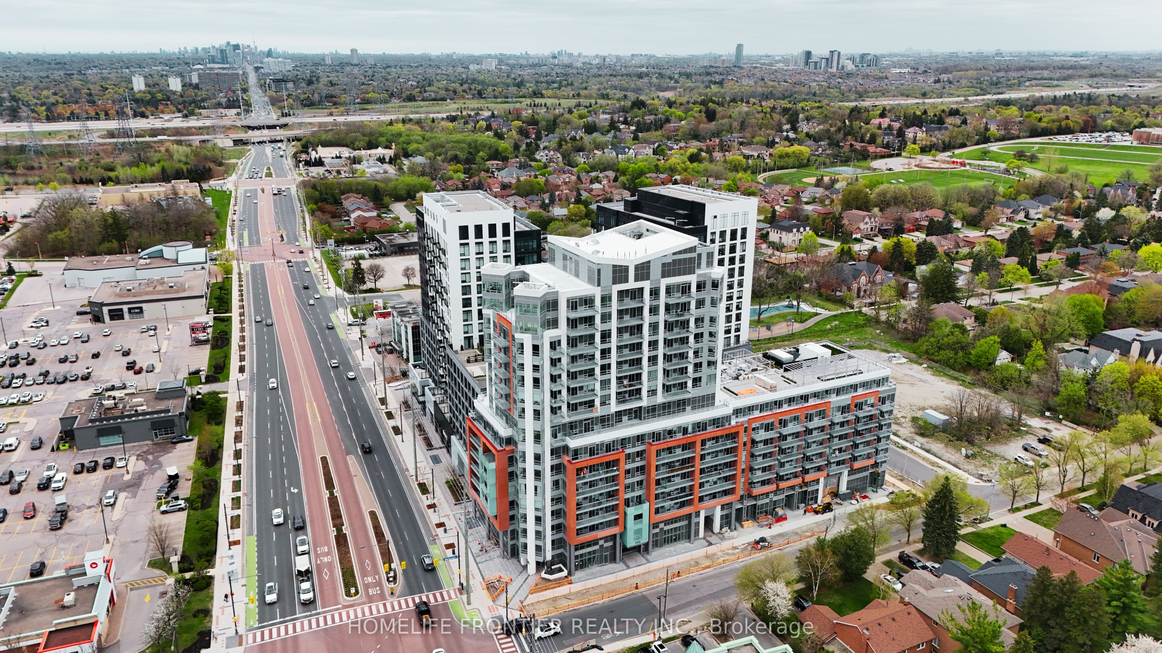 8888 Yonge Street 724 Property Photo 1