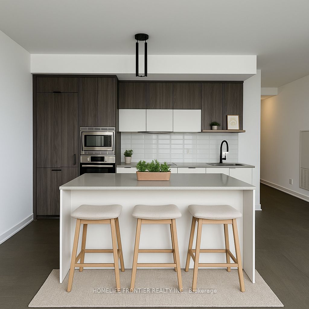 8888 Yonge Street 724 Property Photo 3