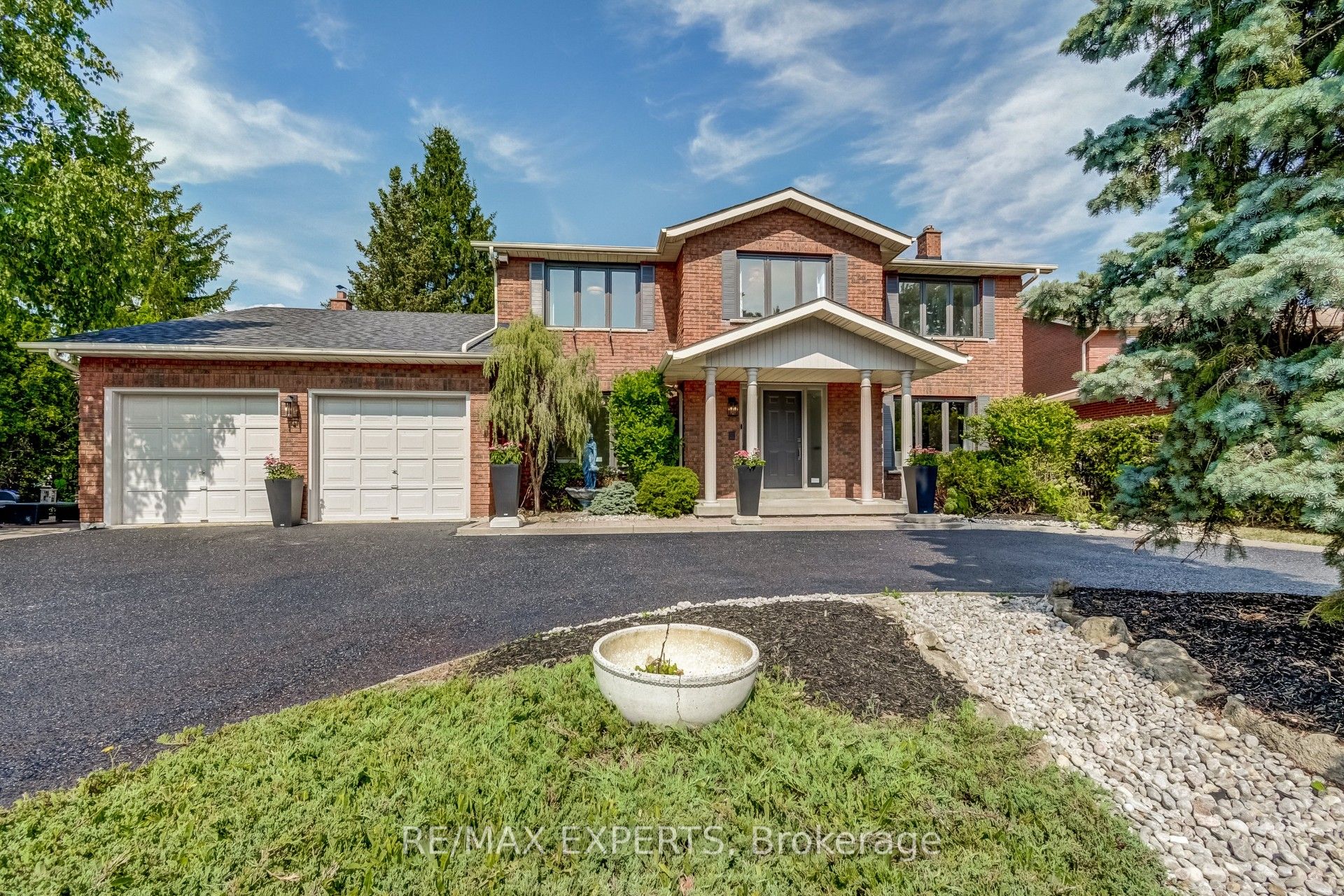85 Villa Park Drive Property Photo 1