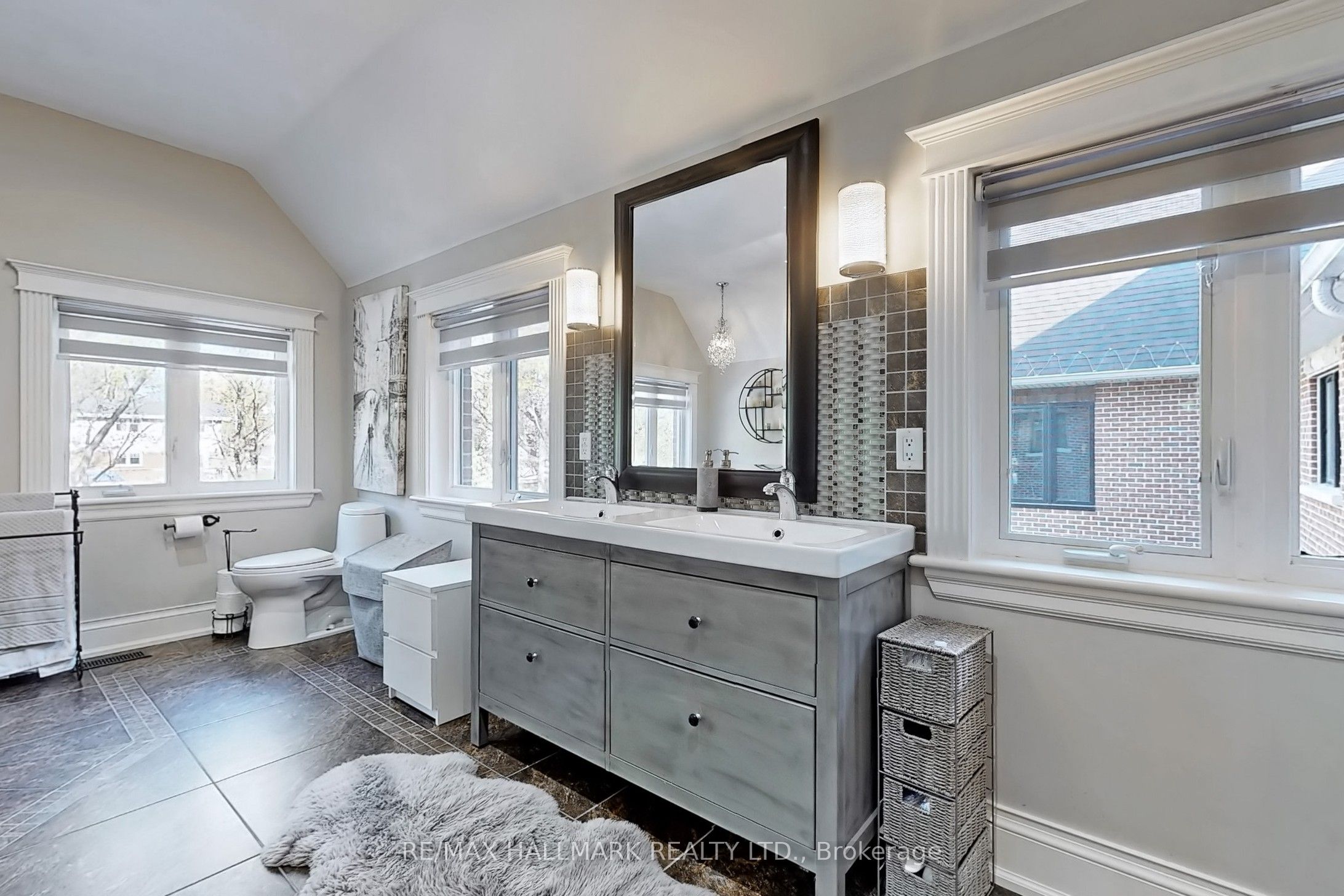 83 Hambly Avenue Property Photo 32