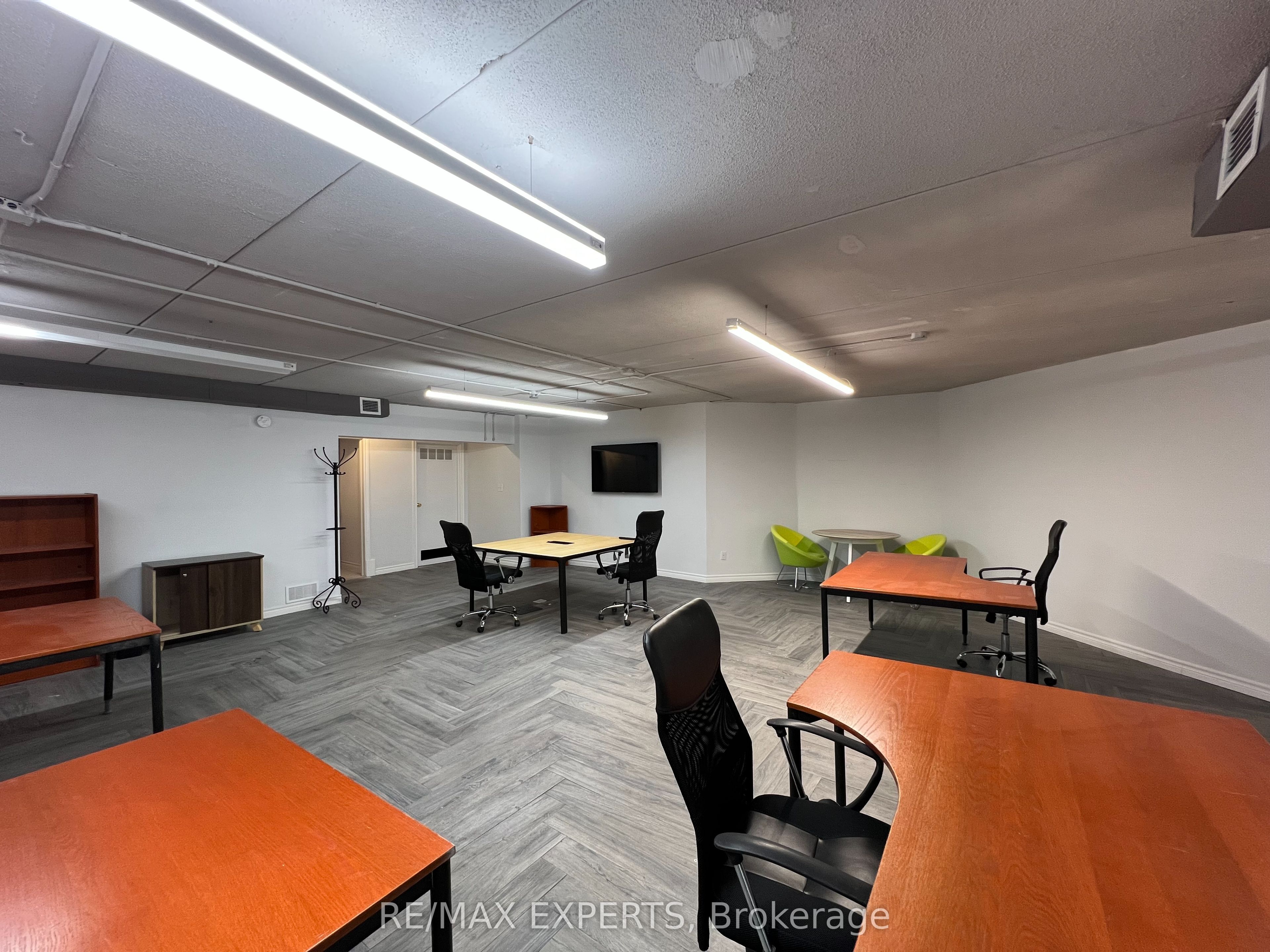 30 Wertheim Ct Property Photo 12