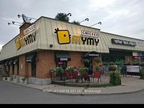 7359 Yonge Street Property Photo 1