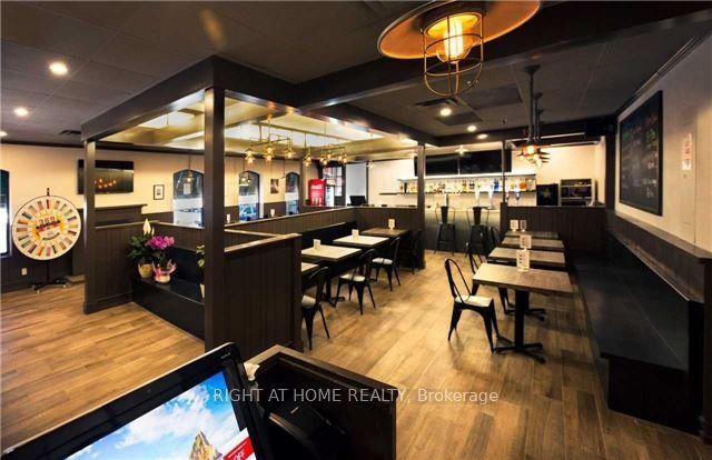 7359 Yonge Street Property Photo 6