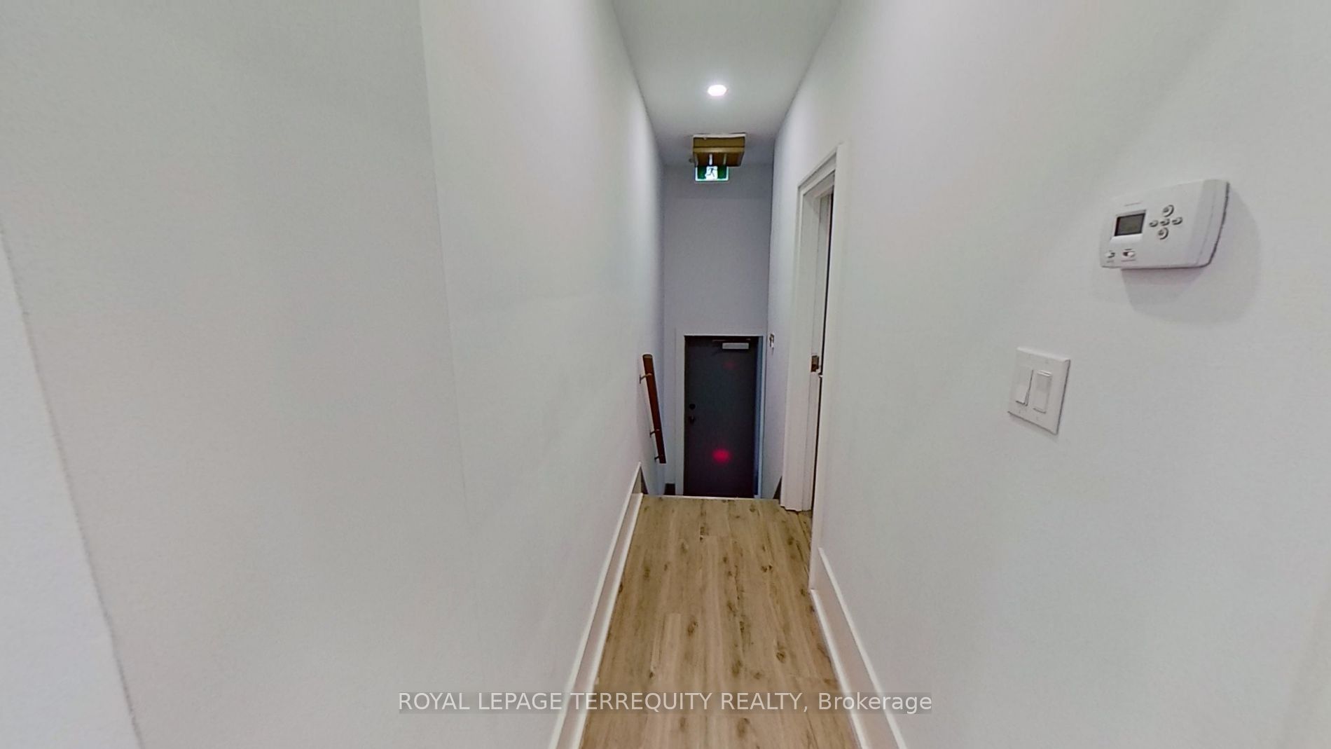 10111 Yonge St Property Photo 4