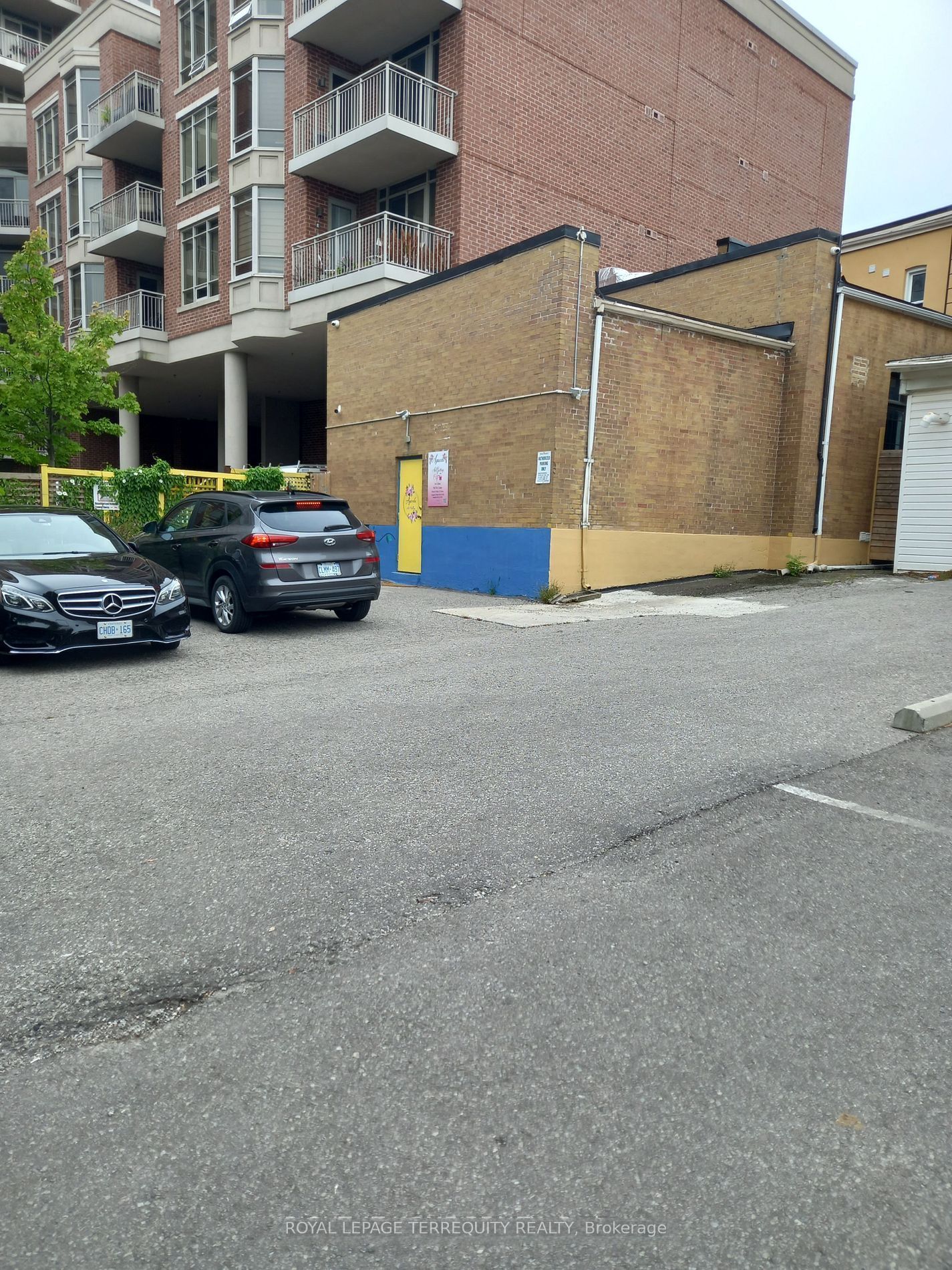 10111 Yonge St Property Photo 17