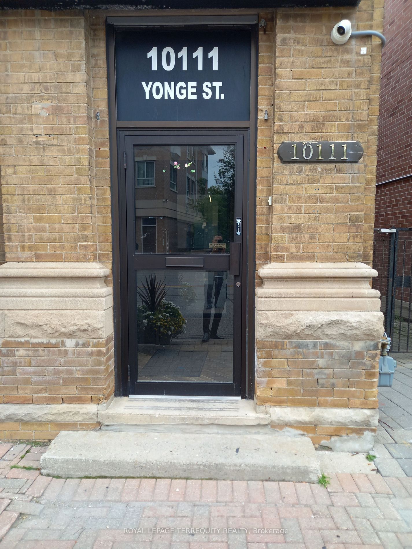 10111 Yonge St Property Photo 18