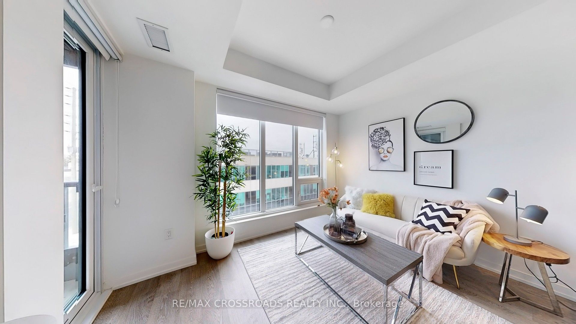 #319e - 8868 Yonge Street Property Photo 5